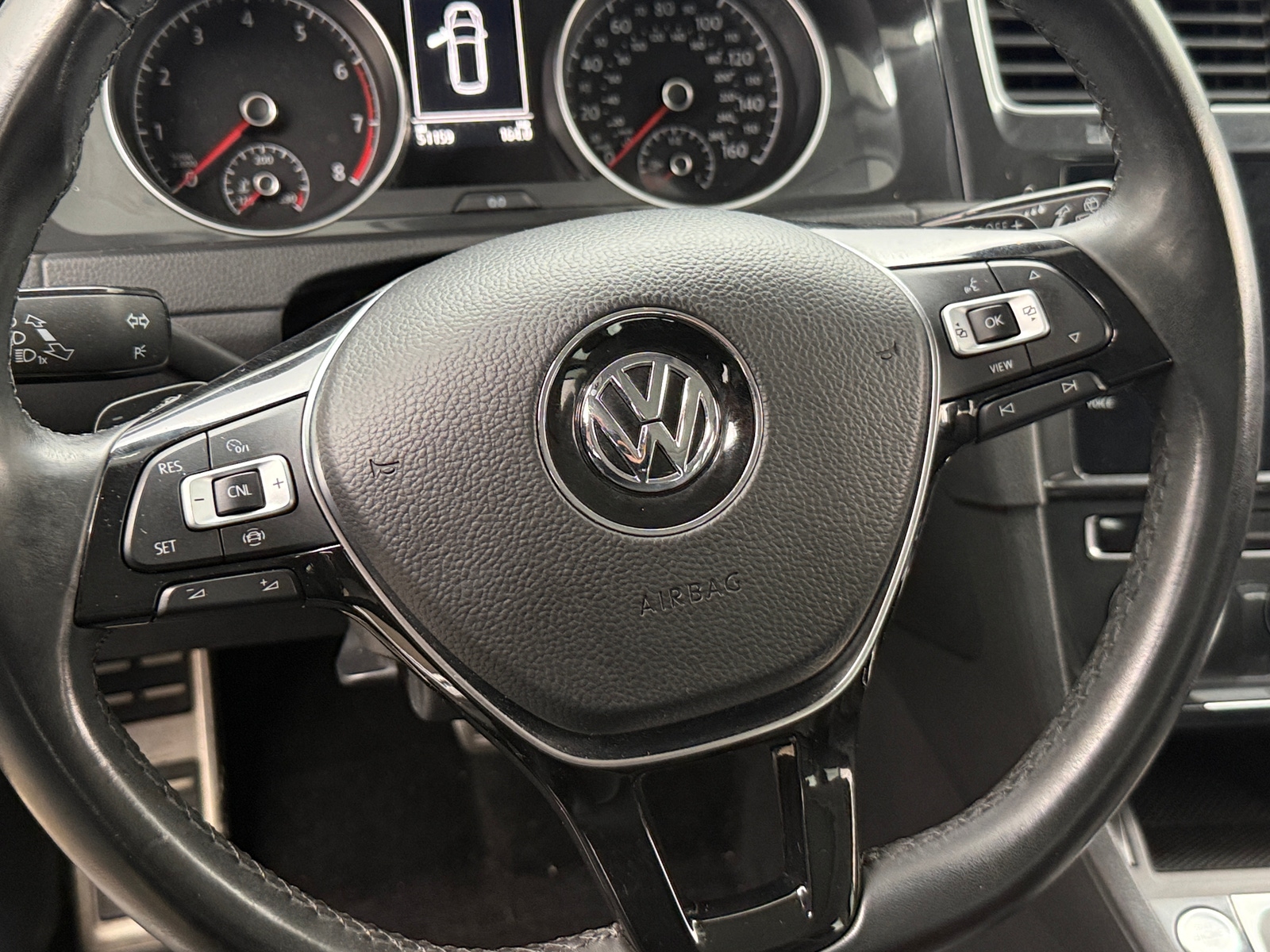 Thumbnail: 2019 Volkswagen Golf - 4