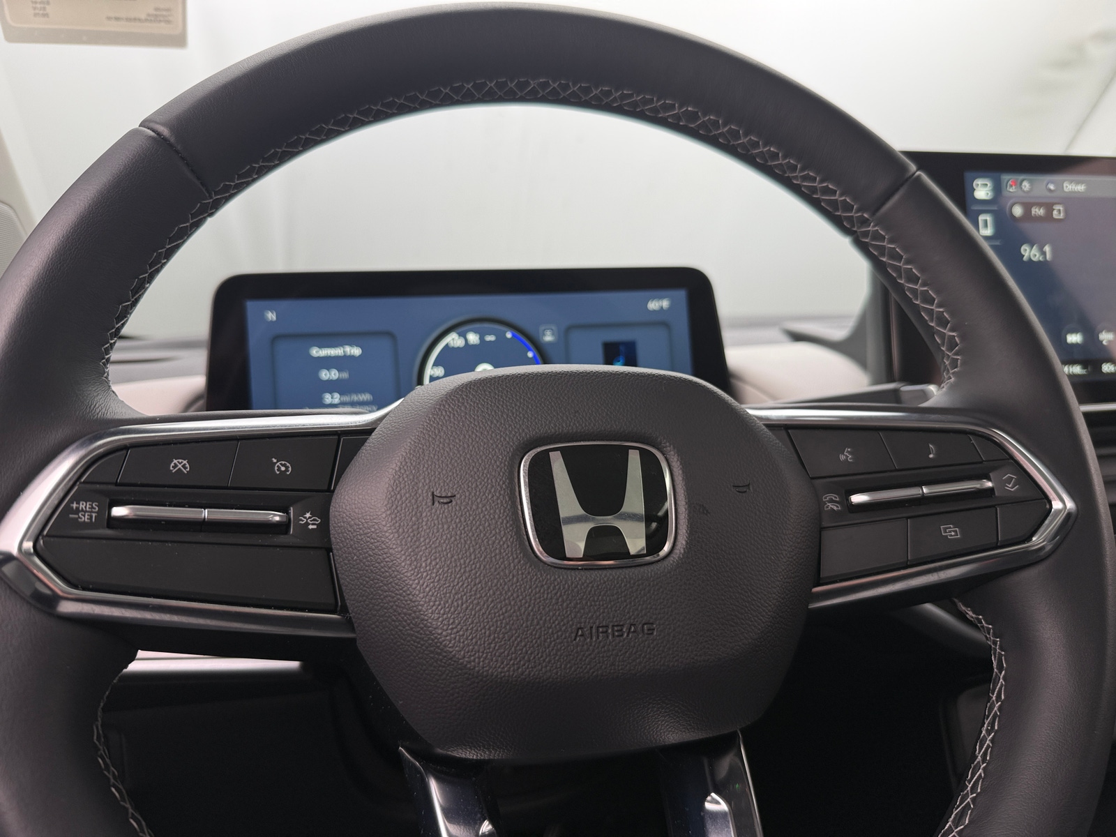 Thumbnail: 2025 Honda Prologue - 4