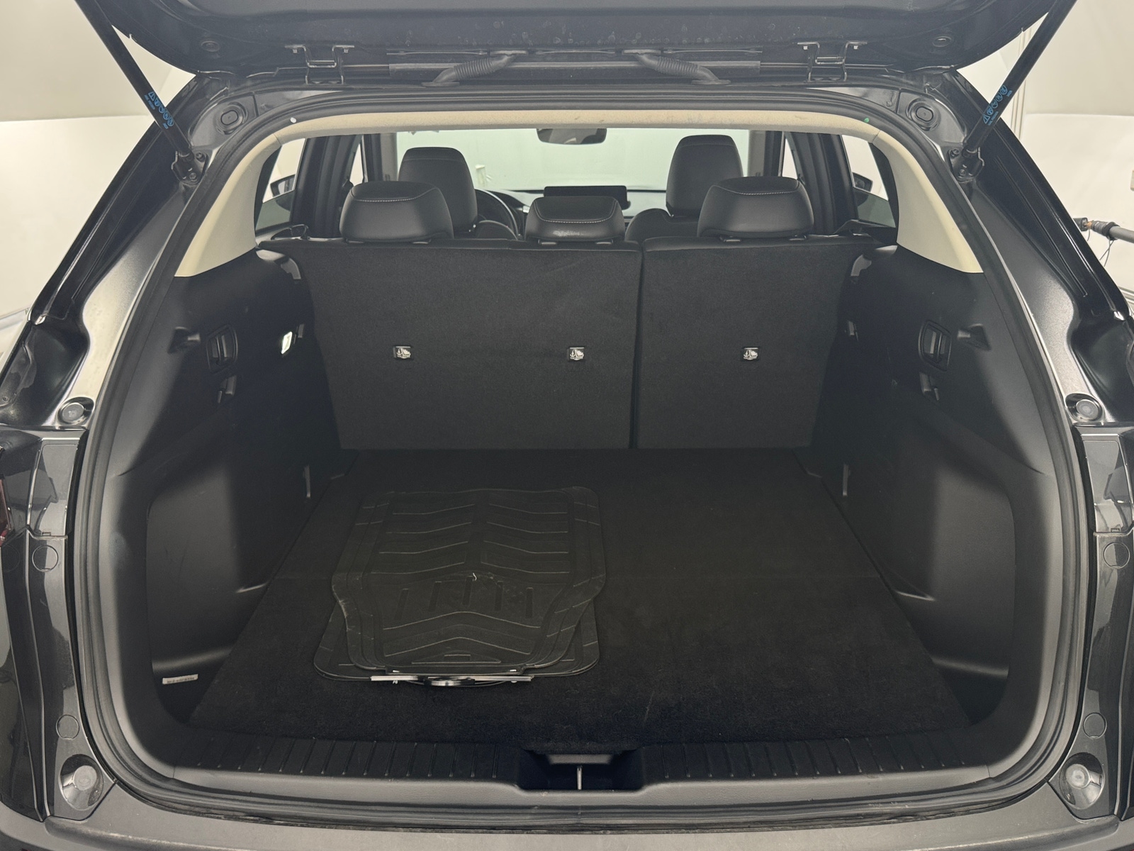 Thumbnail: 2025 Mazda CX-50 - 6