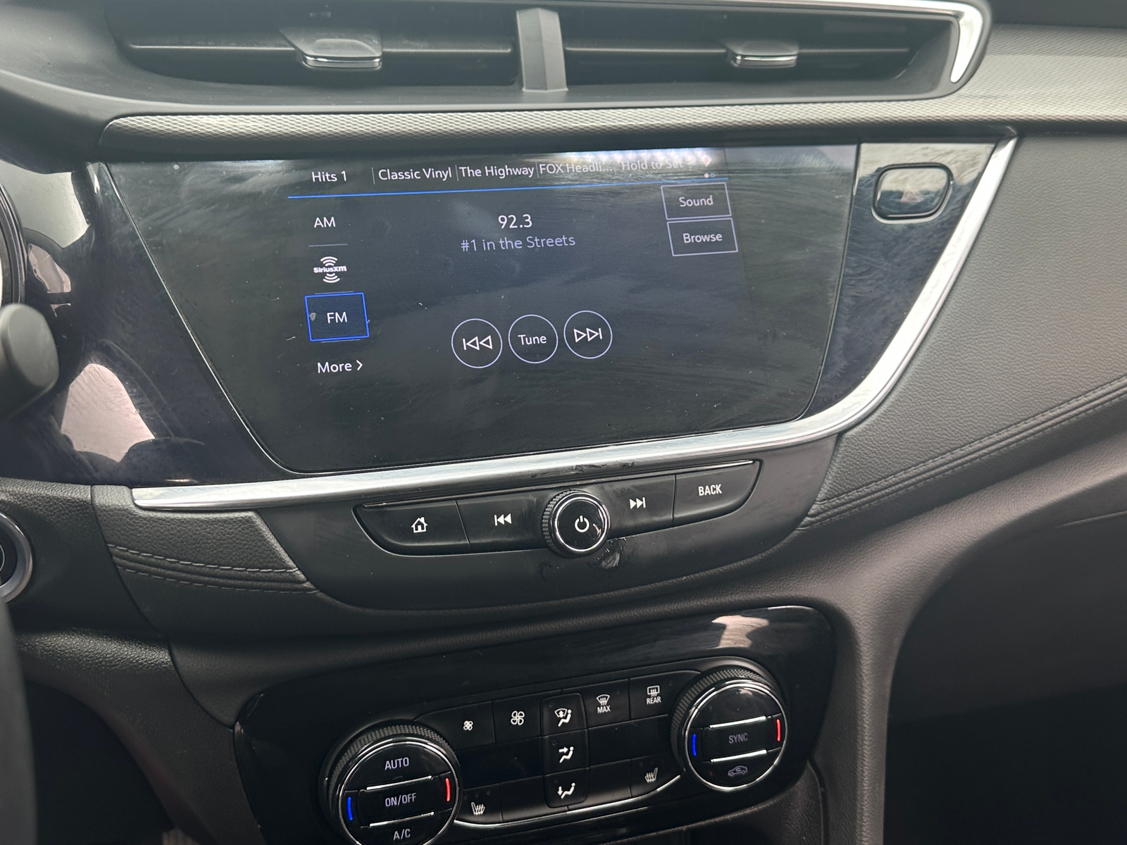 Thumbnail: 2022 Buick Encore GX - 3