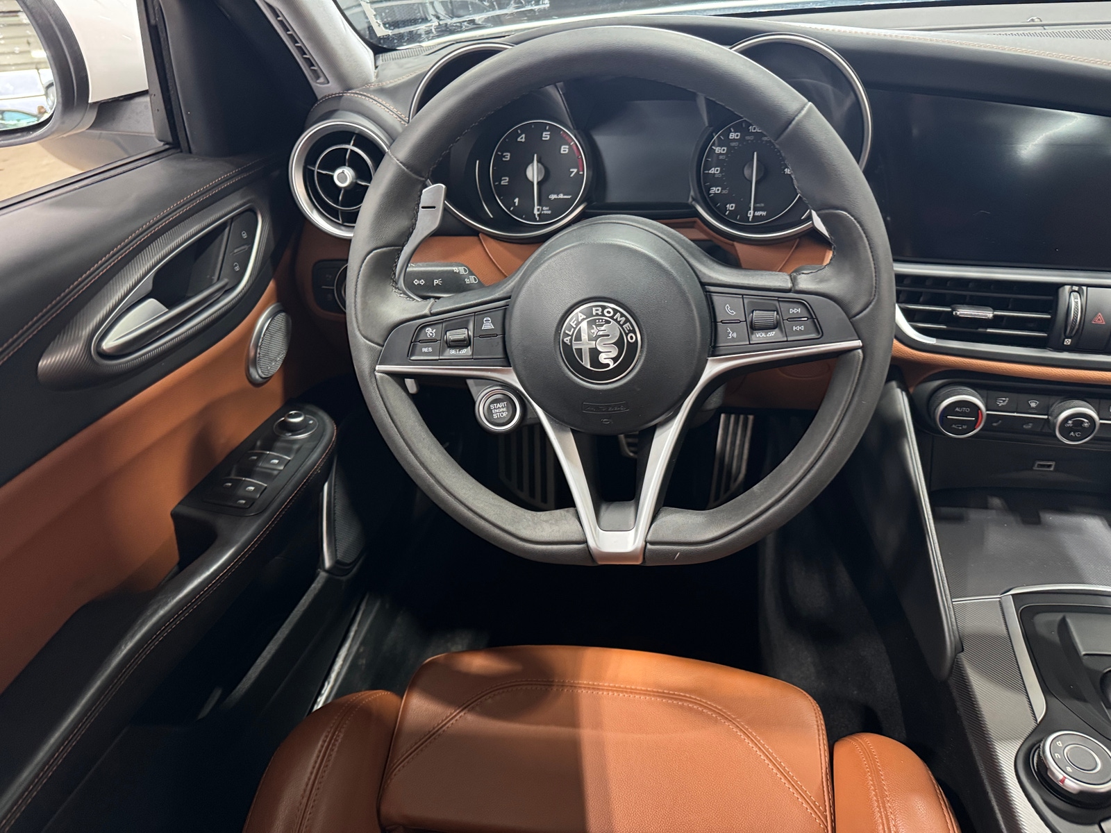 Thumbnail: 2018 Alfa Romeo Giulia - 4