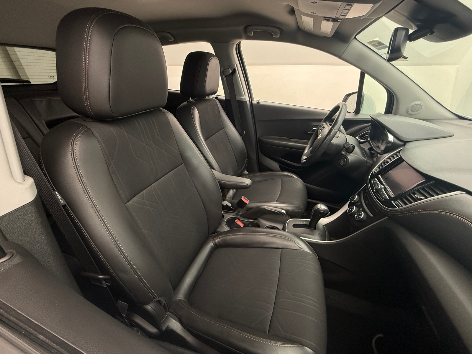 Thumbnail: 2022 Chevrolet Trax - 2