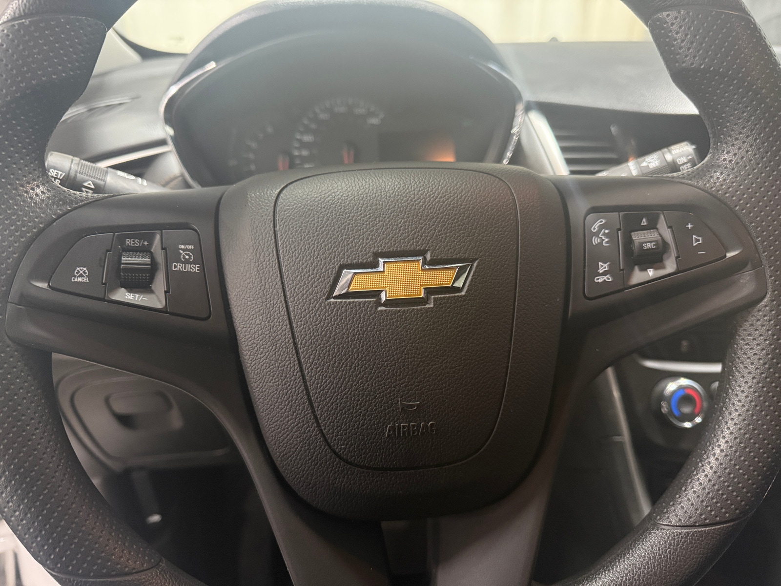 Thumbnail: 2022 Chevrolet Trax - 5