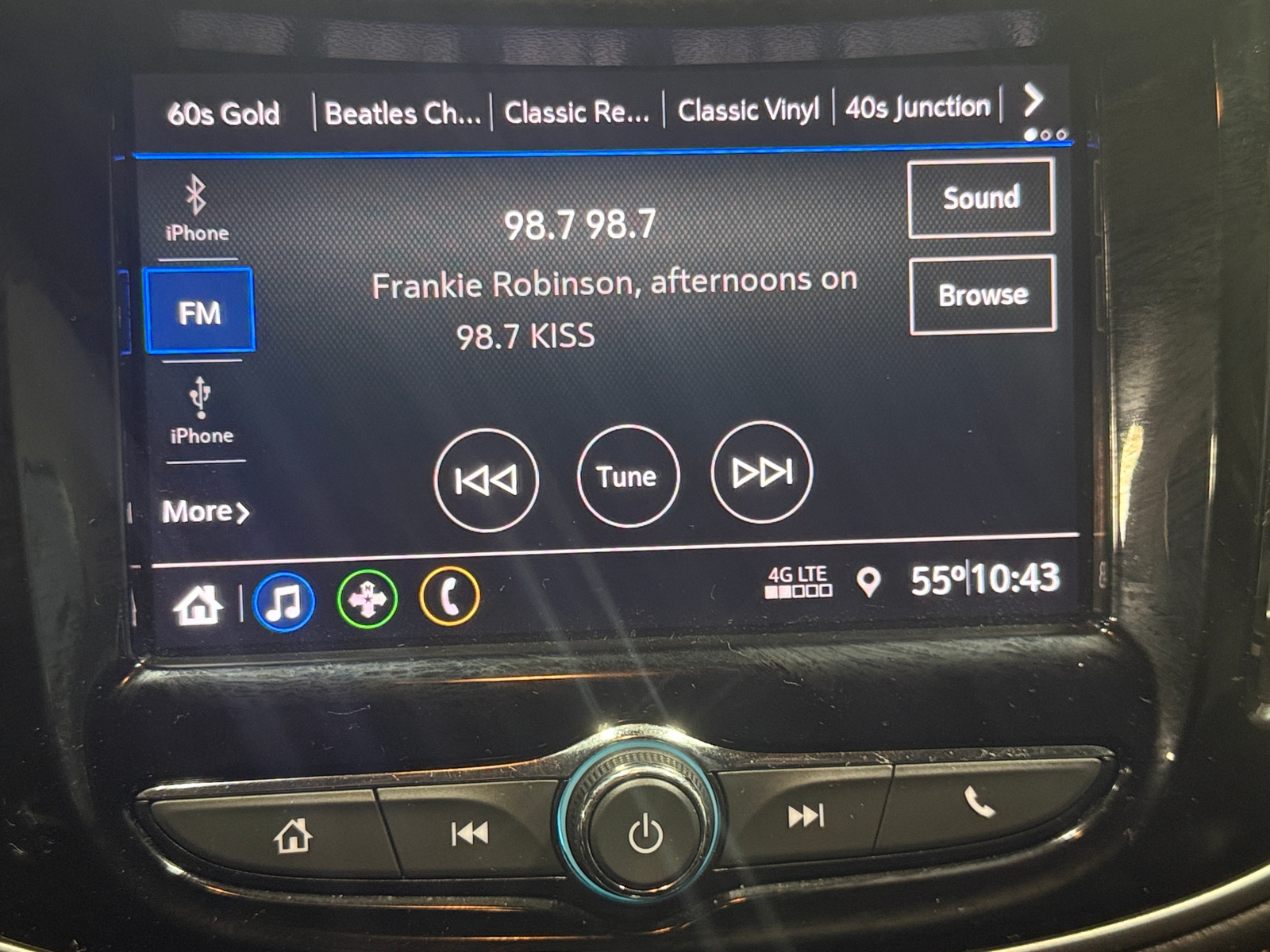 Thumbnail: 2022 Chevrolet Trax - 4