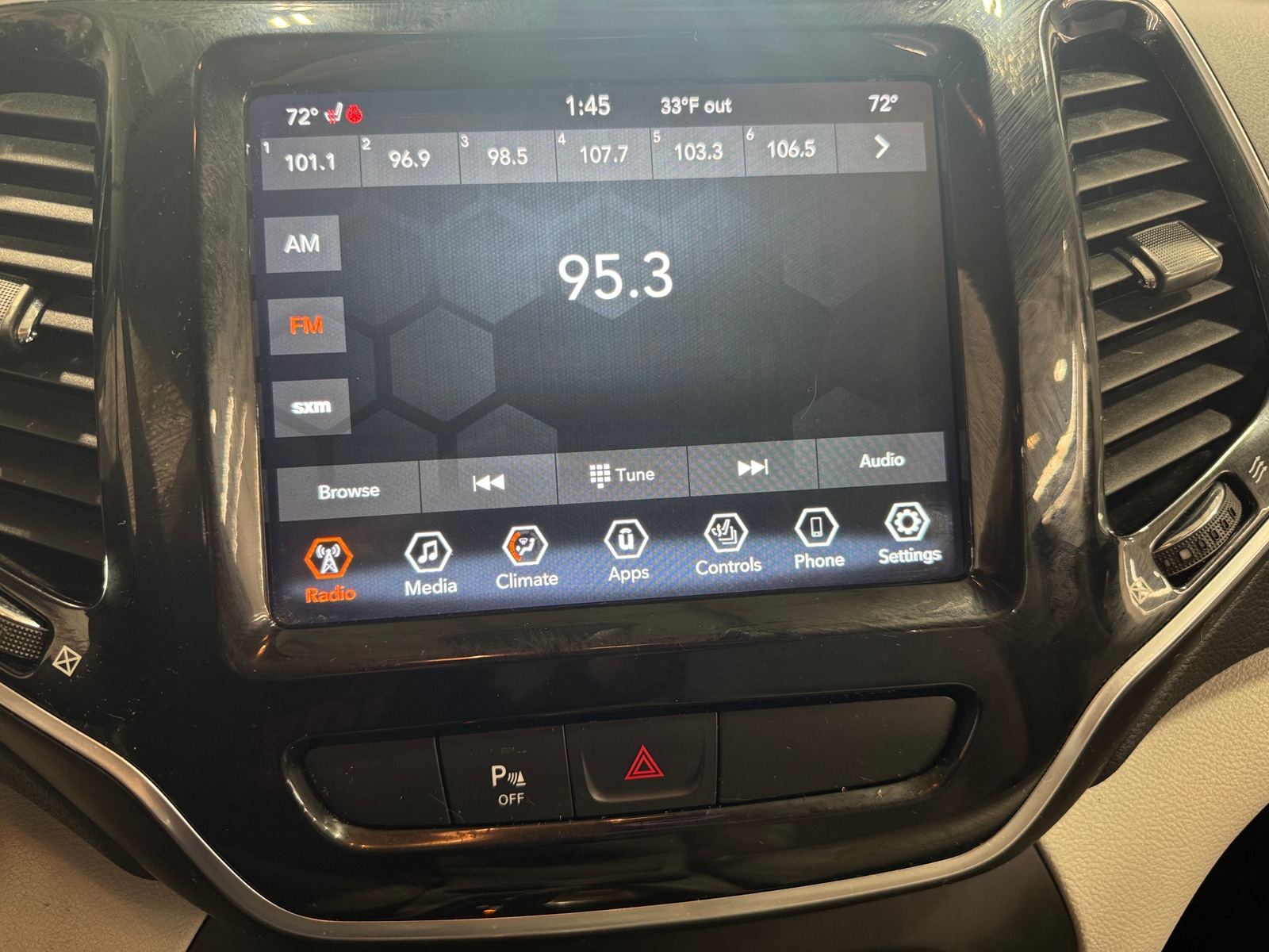 Thumbnail: 2020 Jeep Cherokee - 3