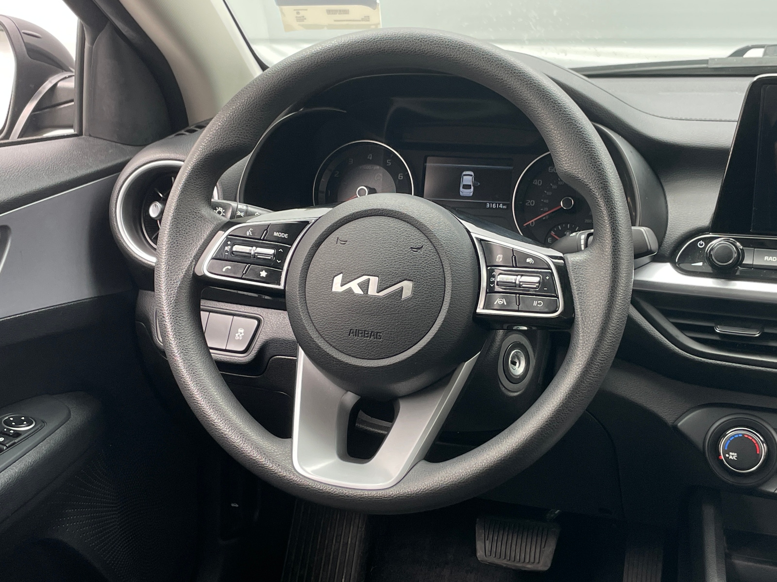 Thumbnail: 2022 Kia Forte - 5