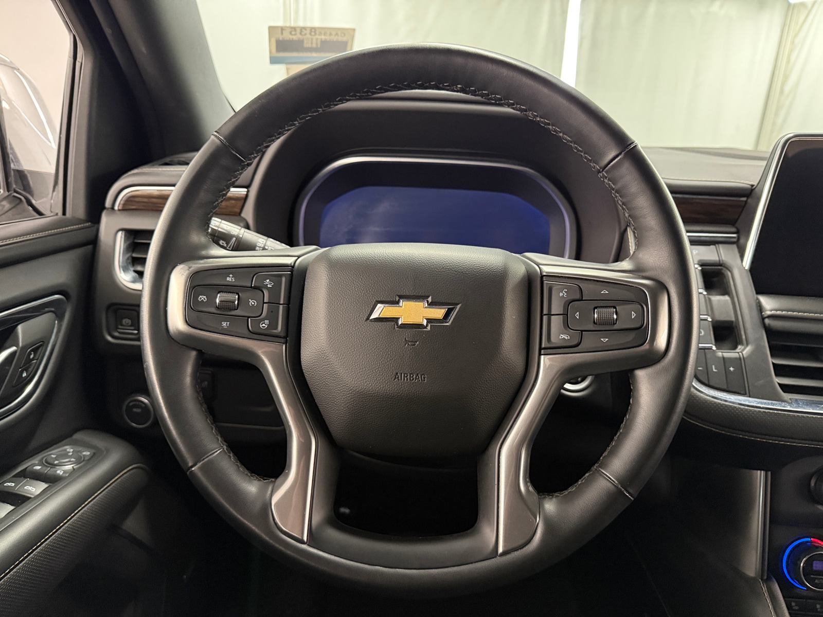 Thumbnail: 2023 Chevrolet Suburban - 4