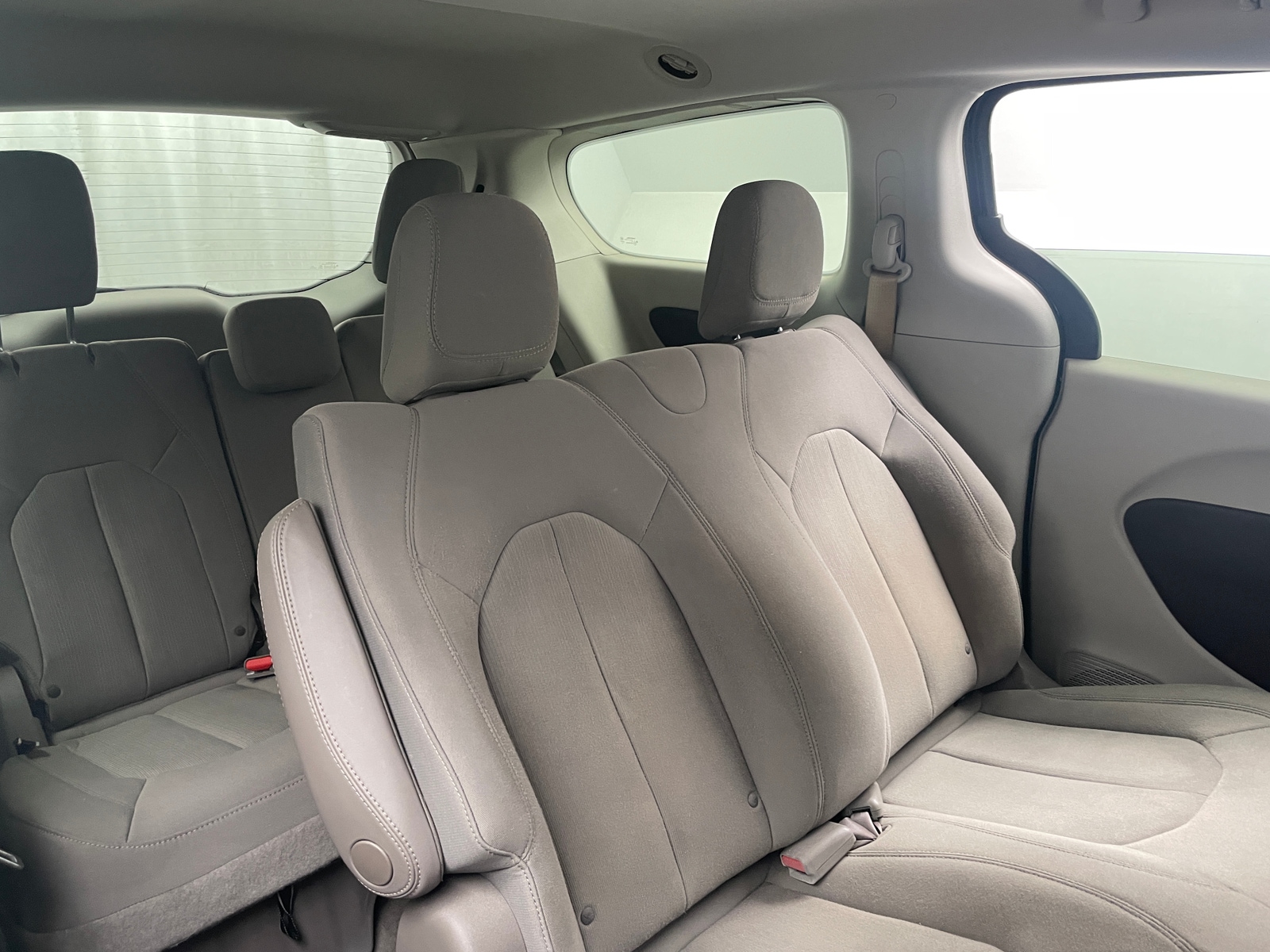 Thumbnail: 2020 Chrysler Voyager - 6