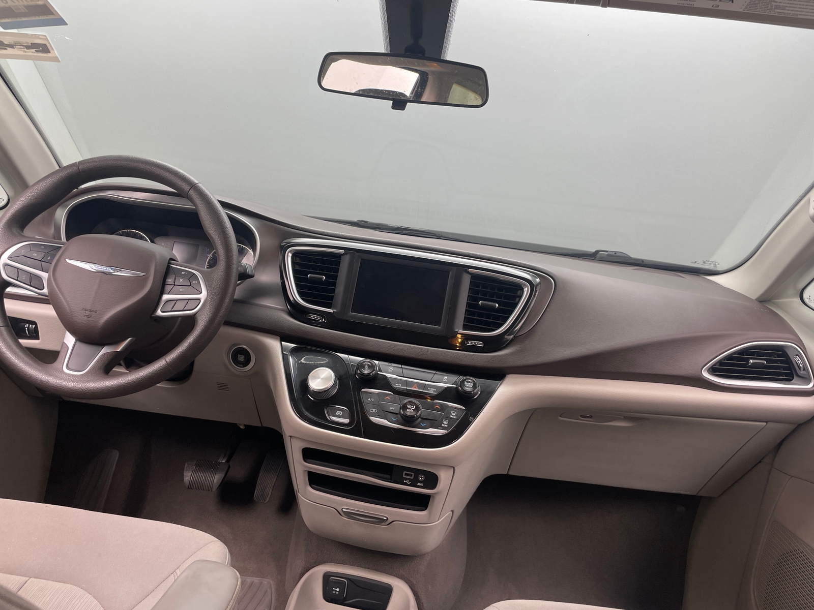 Thumbnail: 2020 Chrysler Voyager - 3