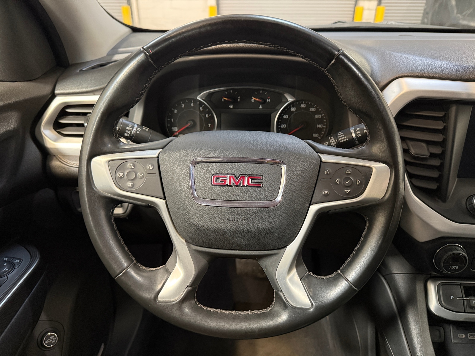 Thumbnail: 2023 GMC Acadia - 4