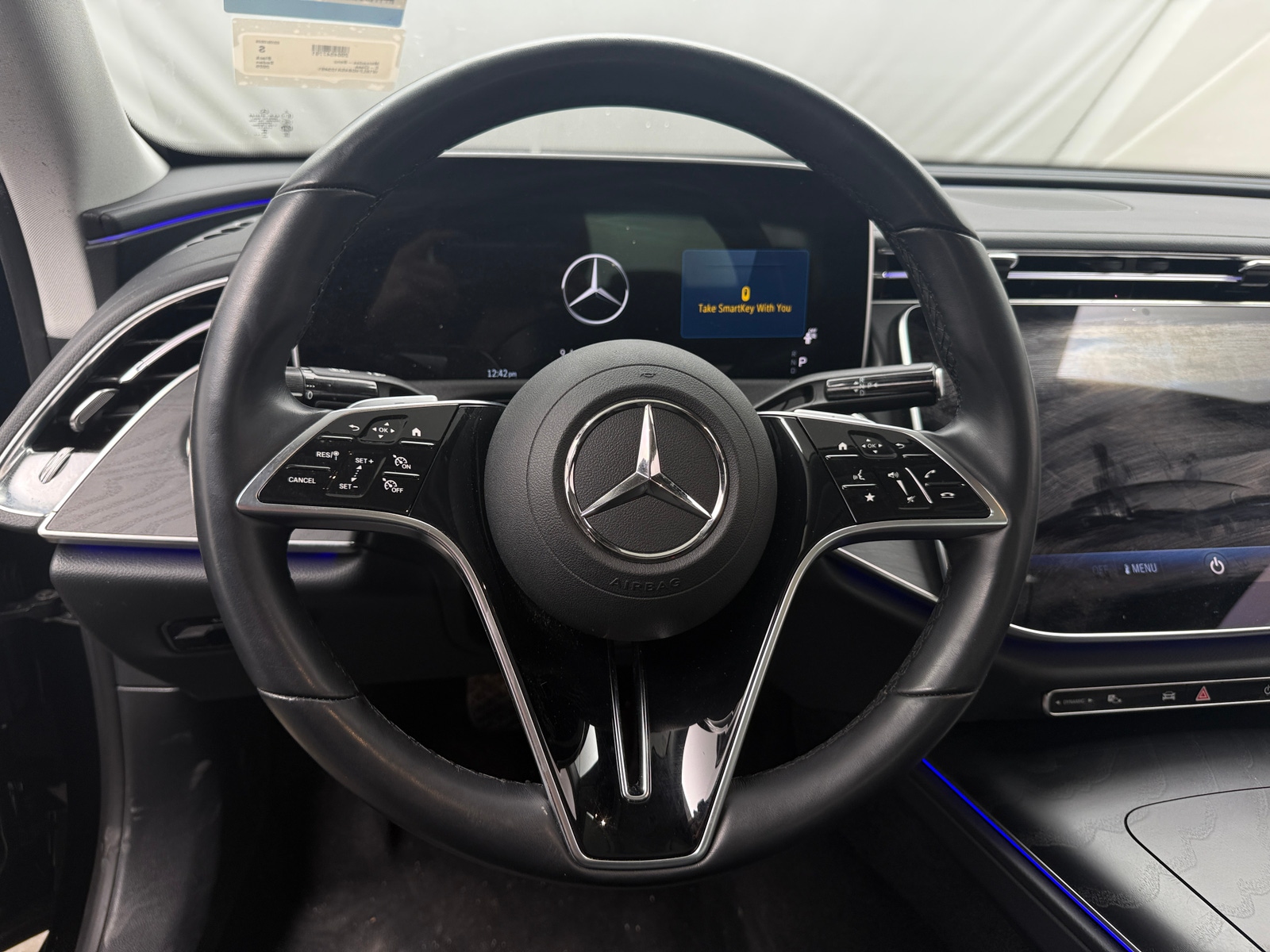 Thumbnail: 2025 Mercedes-Benz E-Class - 4