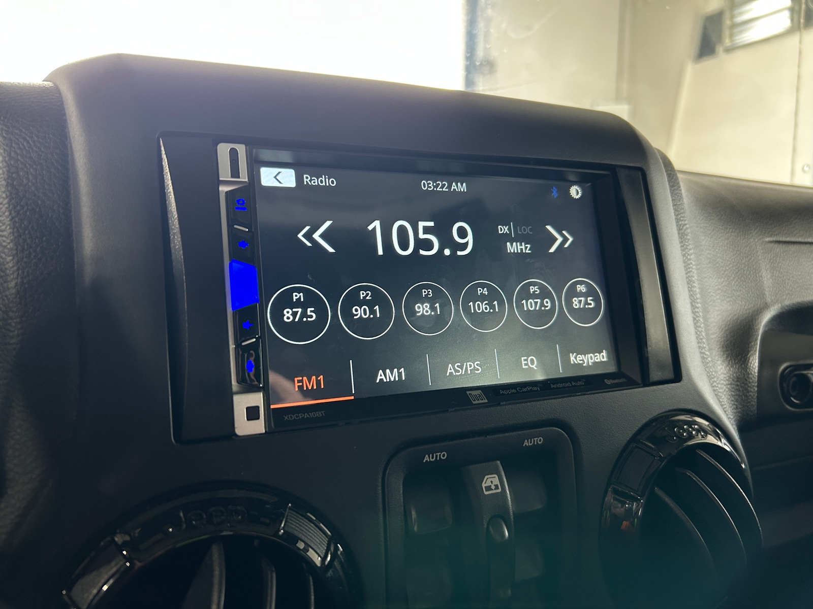 Thumbnail: 2017 Jeep Wrangler - 3