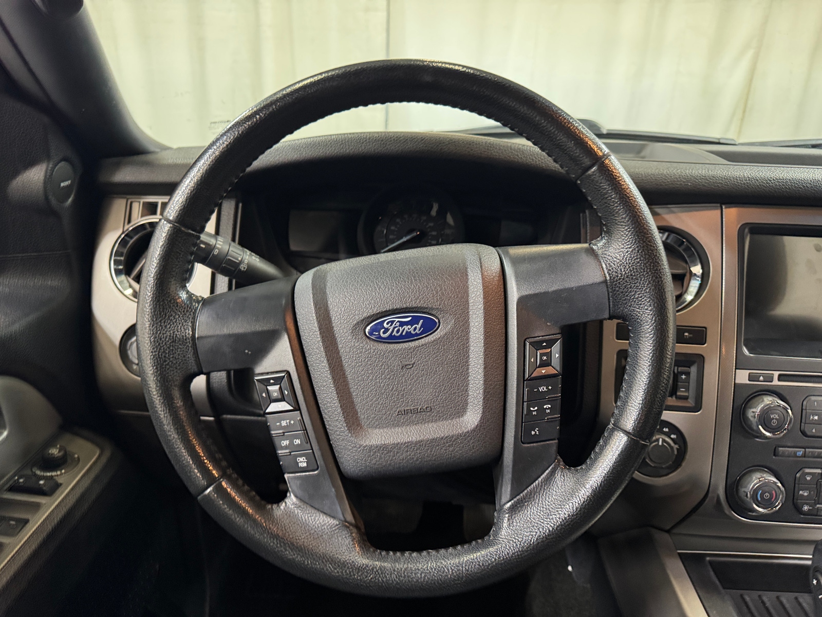 Thumbnail: 2017 Ford Expedition - 4