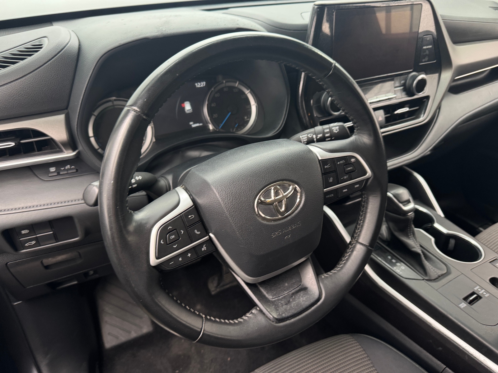 Thumbnail: 2023 Toyota Highlander - 5