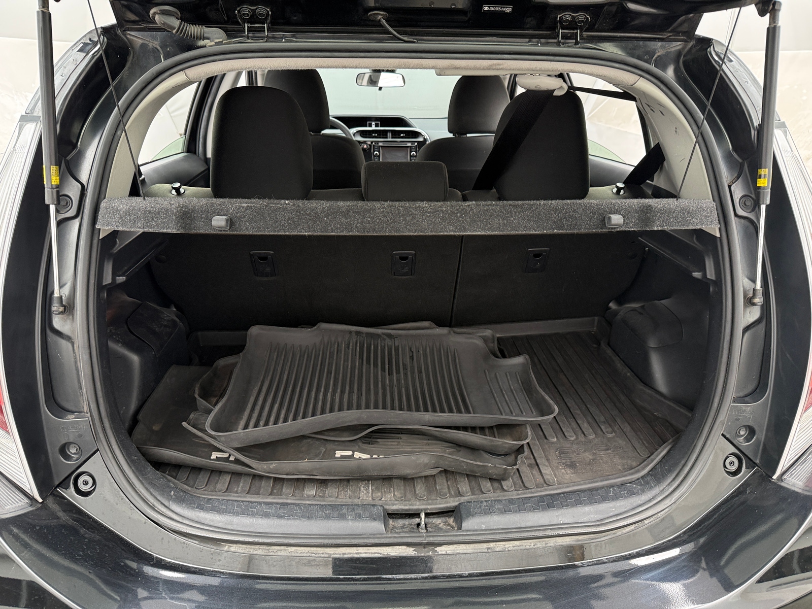 Thumbnail: 2018 Toyota Prius c - 7