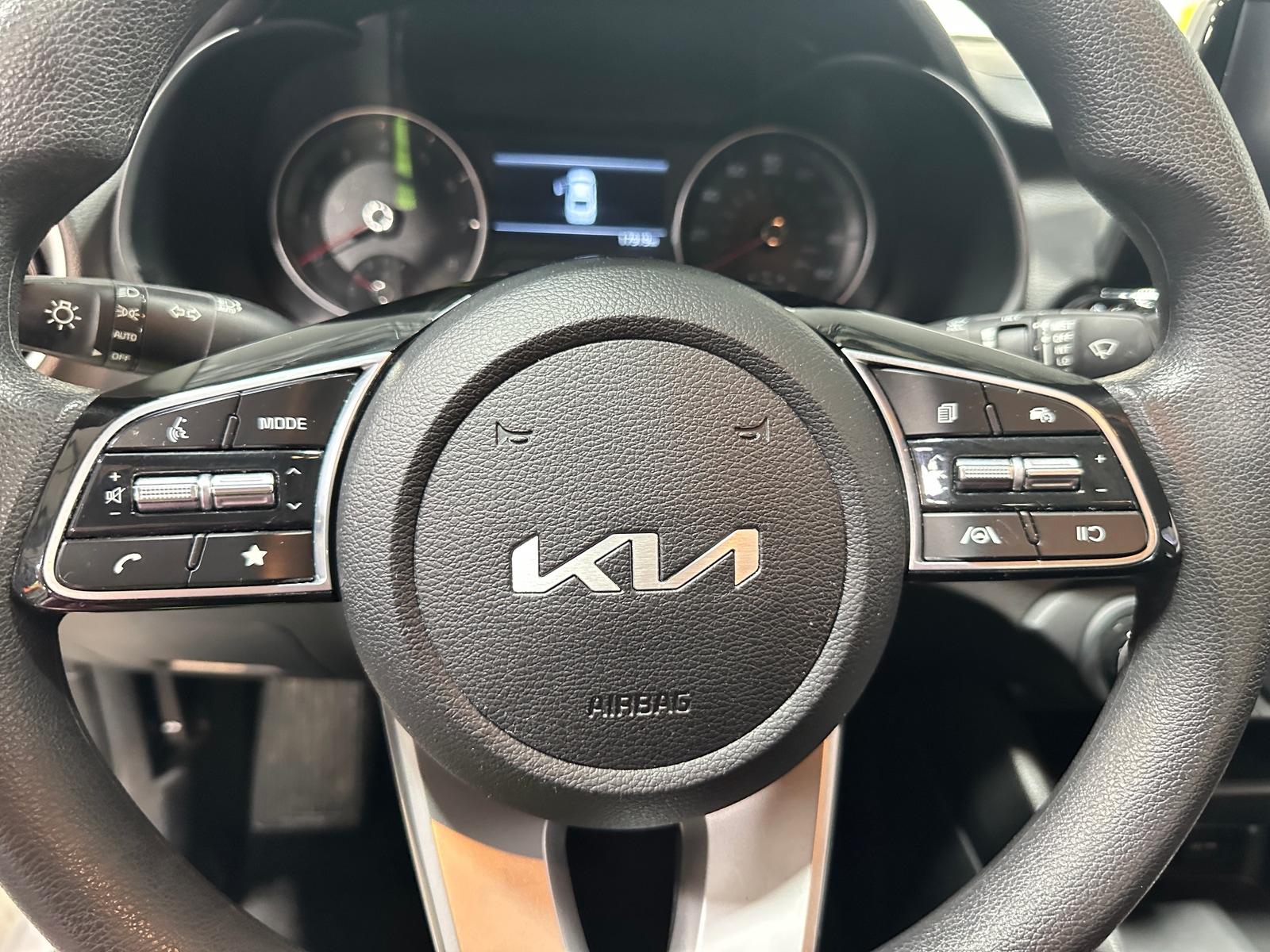 Thumbnail: 2023 Kia Forte - 5