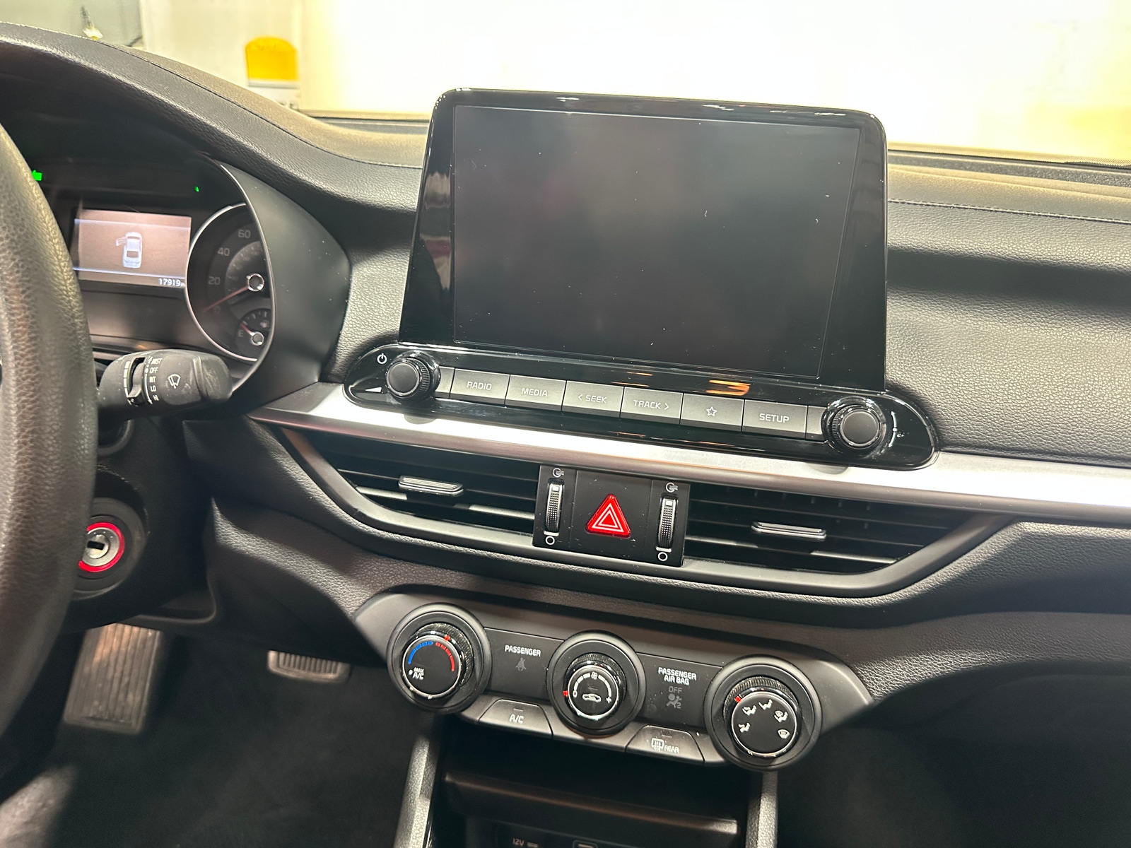 Thumbnail: 2023 Kia Forte - 4