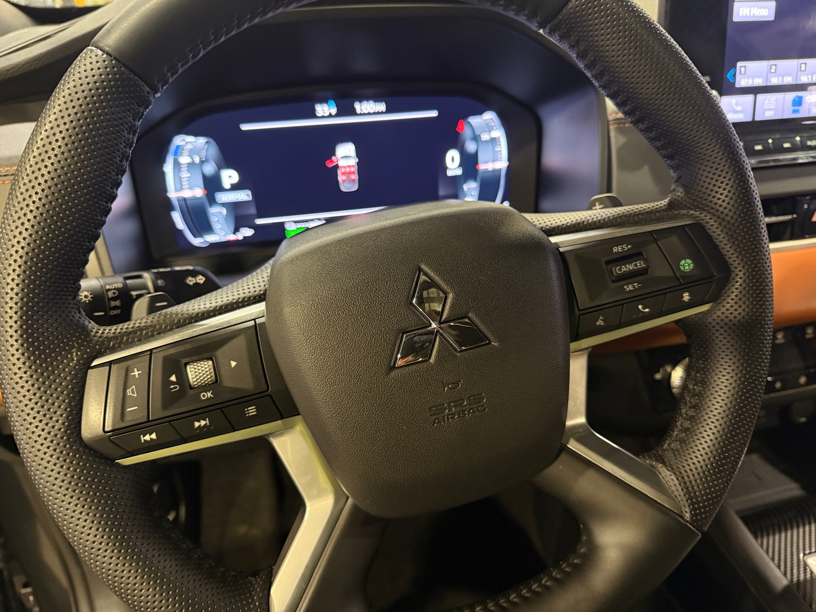 Thumbnail: 2025 Mitsubishi Outlander - 4