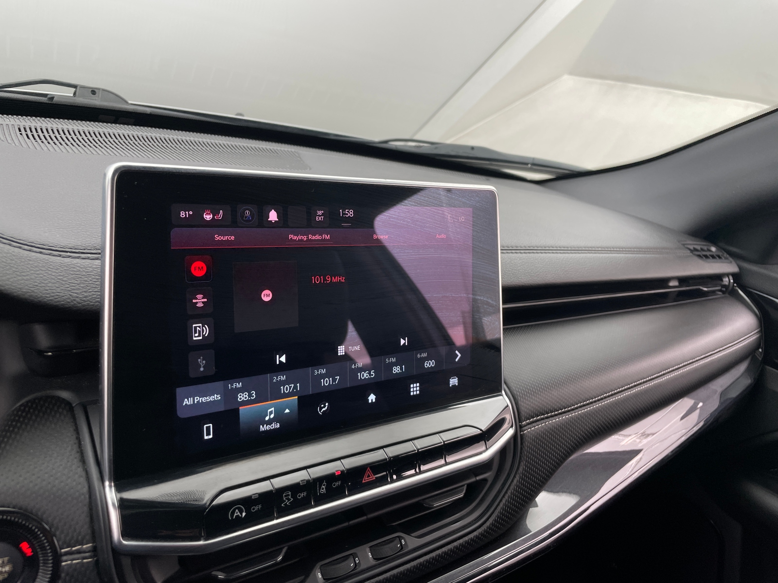 Thumbnail: 2022 Jeep Compass - 4