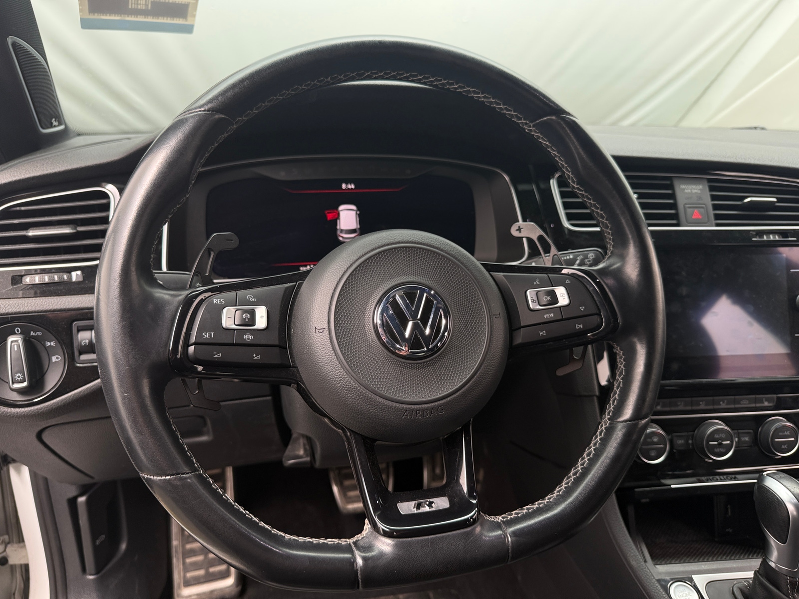 Thumbnail: 2019 Volkswagen Golf - 4