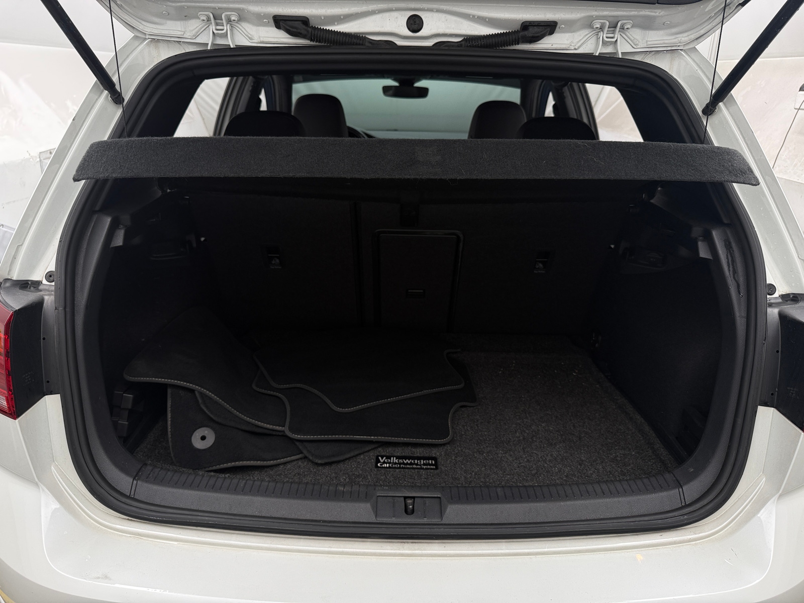 Thumbnail: 2019 Volkswagen Golf - 6