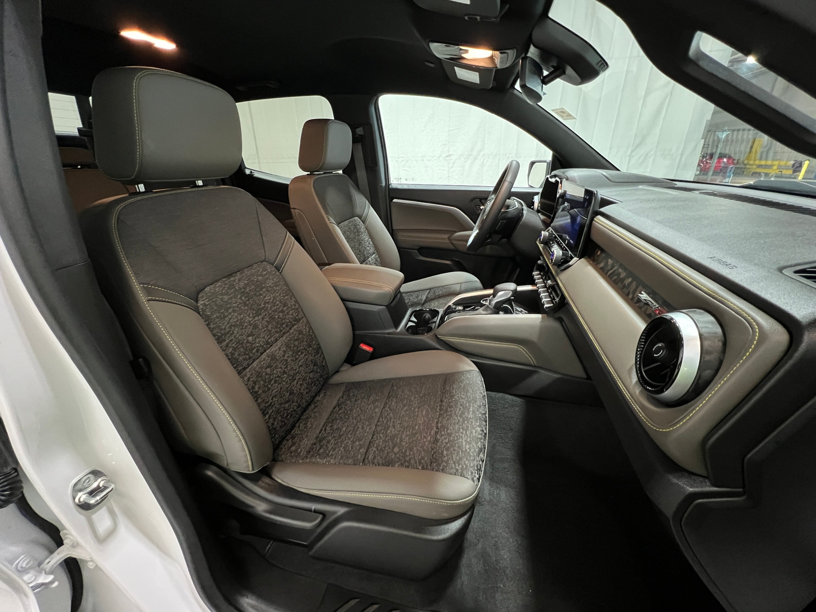 Thumbnail: 2024 Chevrolet Colorado - 2