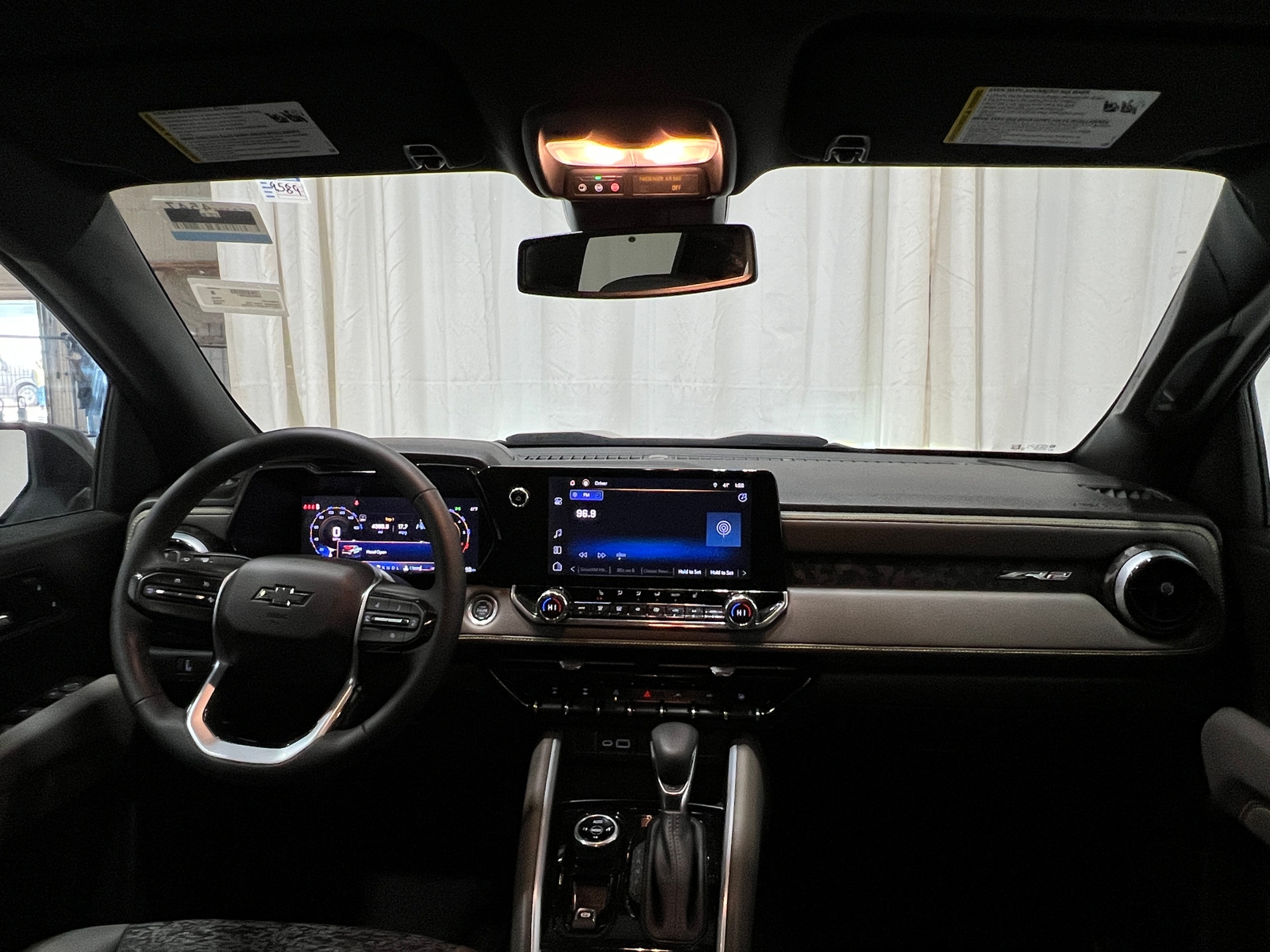 Thumbnail: 2024 Chevrolet Colorado - 3