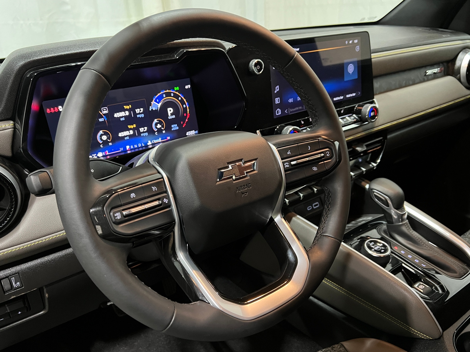 Thumbnail: 2024 Chevrolet Colorado - 5