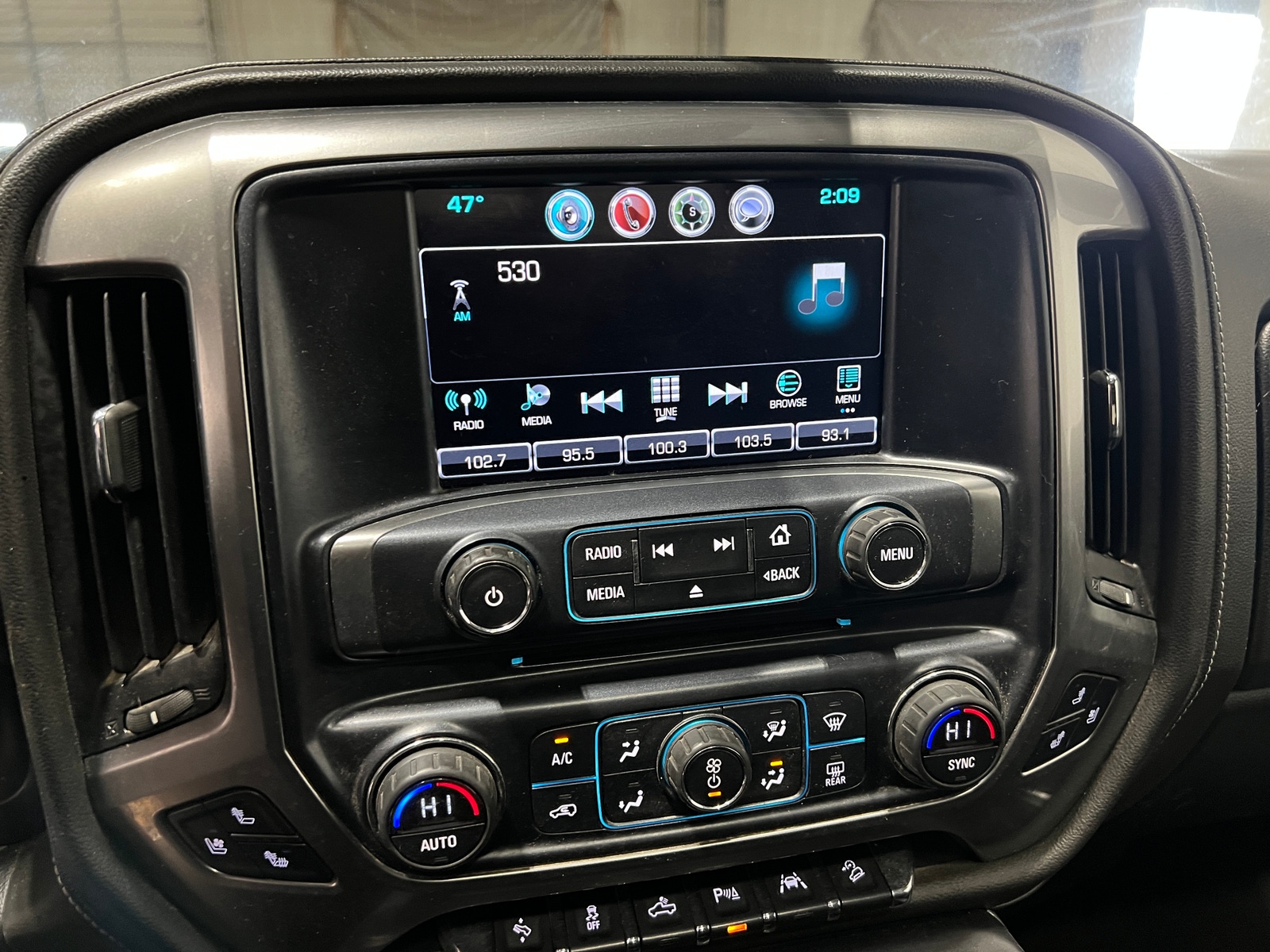 Thumbnail: 2016 Chevrolet Silverado 1500 - 3