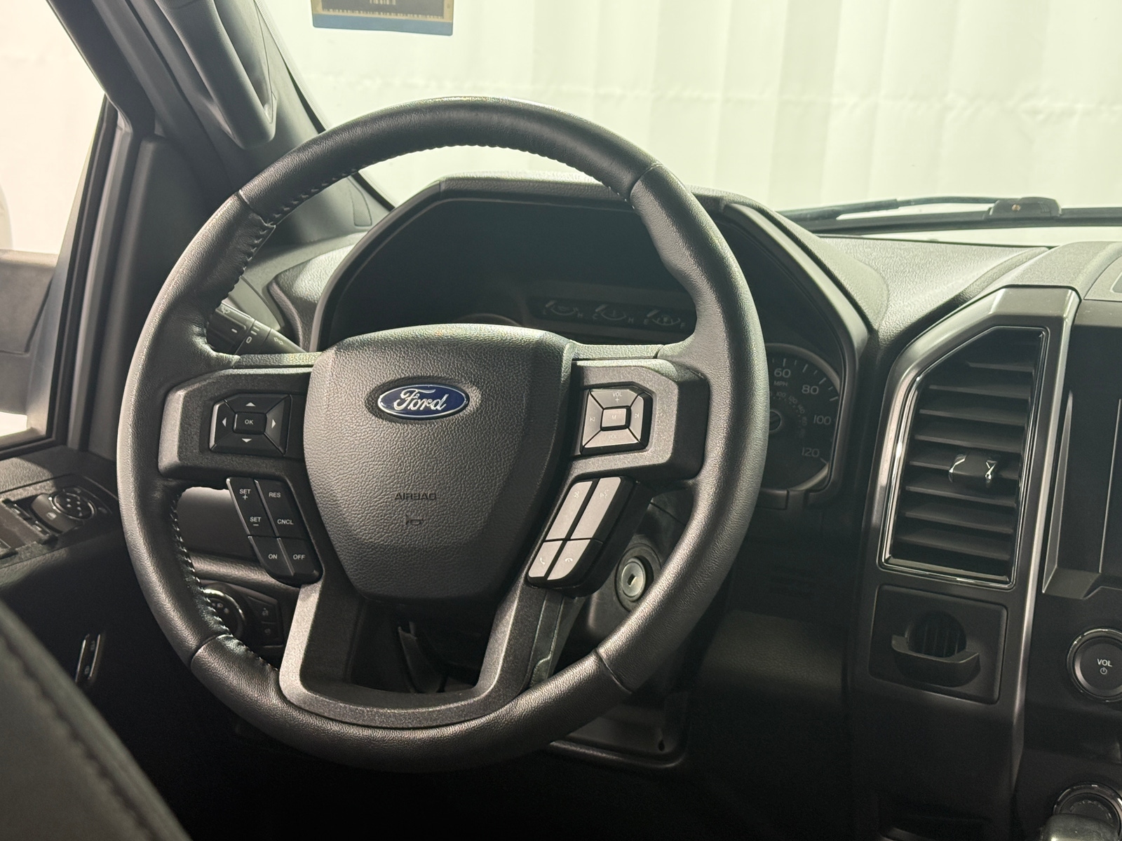 Thumbnail: 2019 Ford Econoline - 5