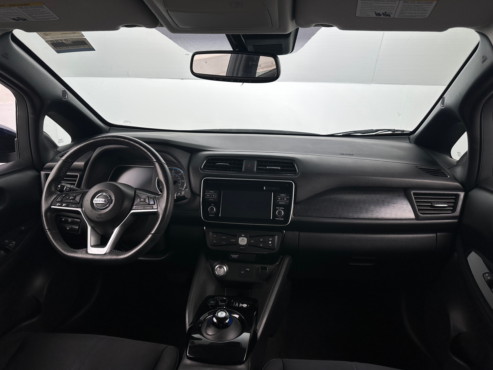 Thumbnail: 2018 Nissan Leaf - 3