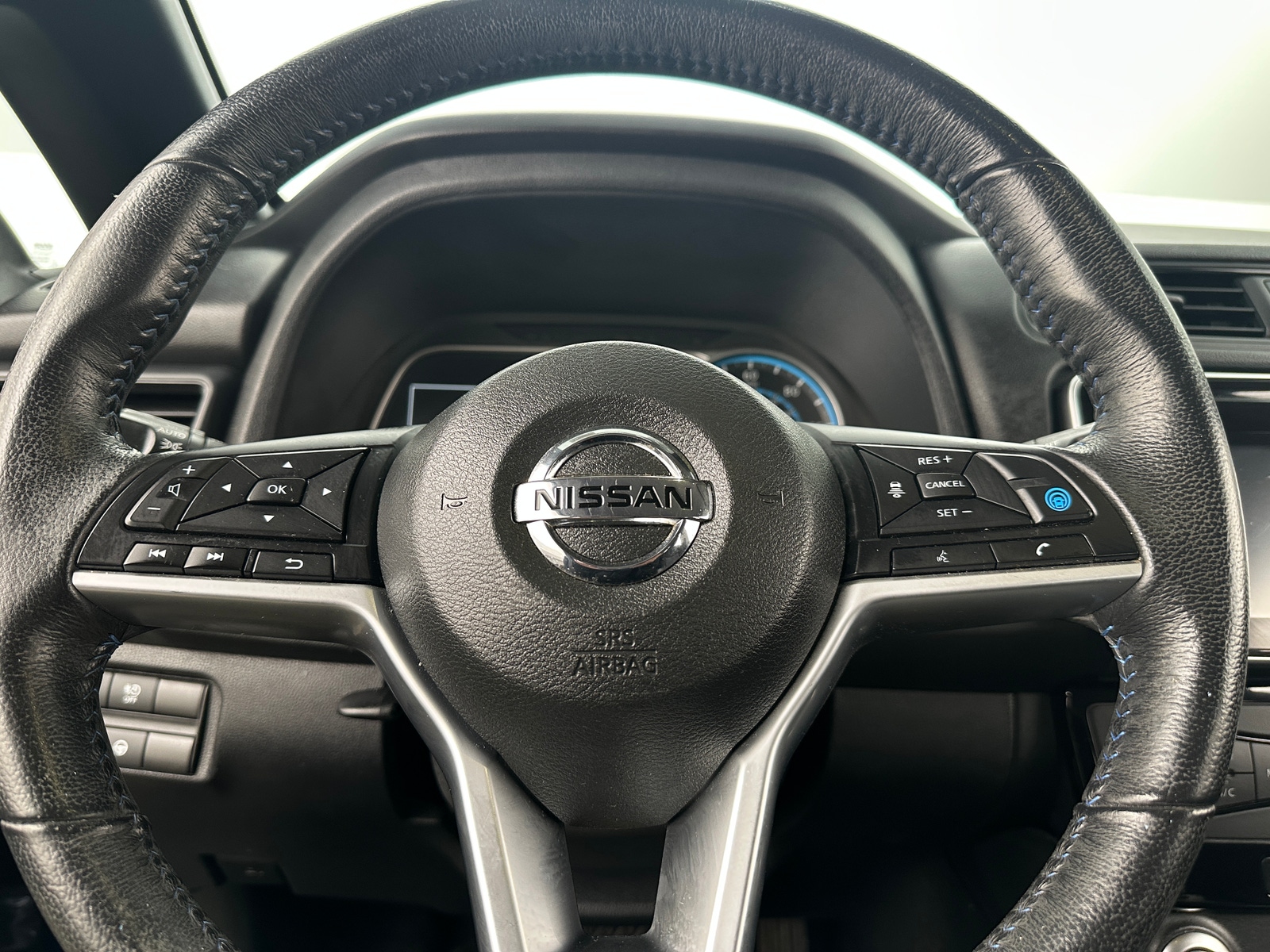 Thumbnail: 2018 Nissan Leaf - 5