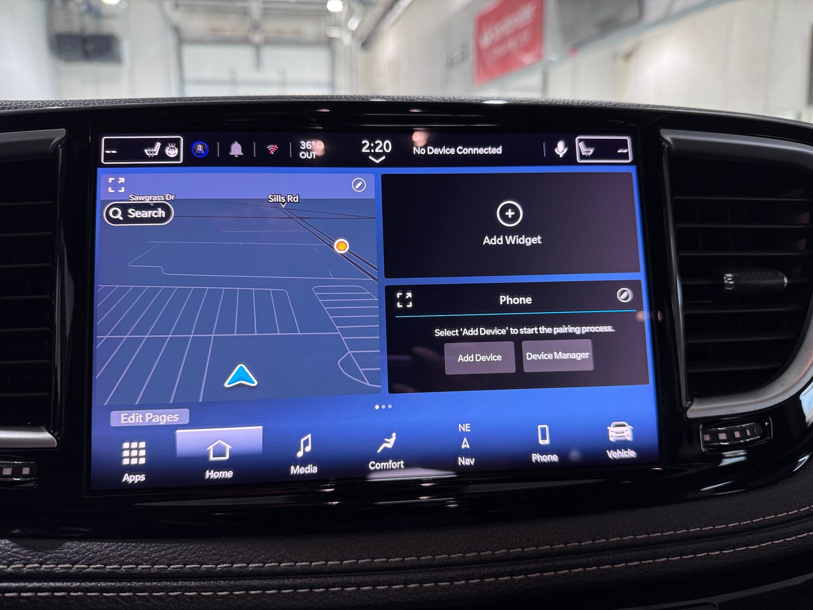 Thumbnail: 2024 Chrysler Pacifica - 3