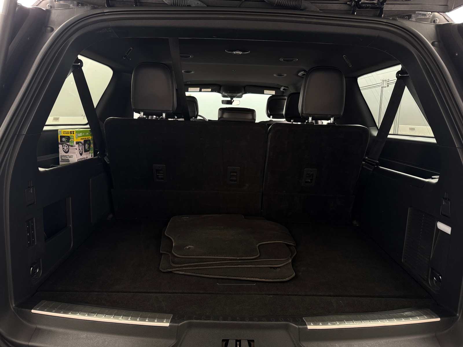 Thumbnail: 2024 Lincoln Navigator L - 6