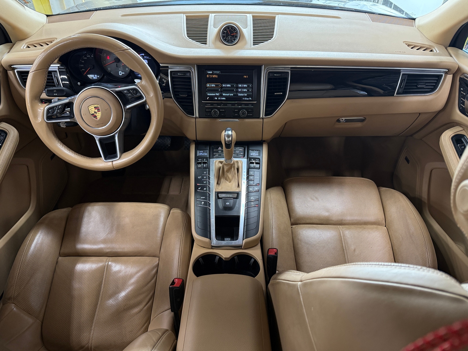 Thumbnail: 2016 Porsche Macan - 2