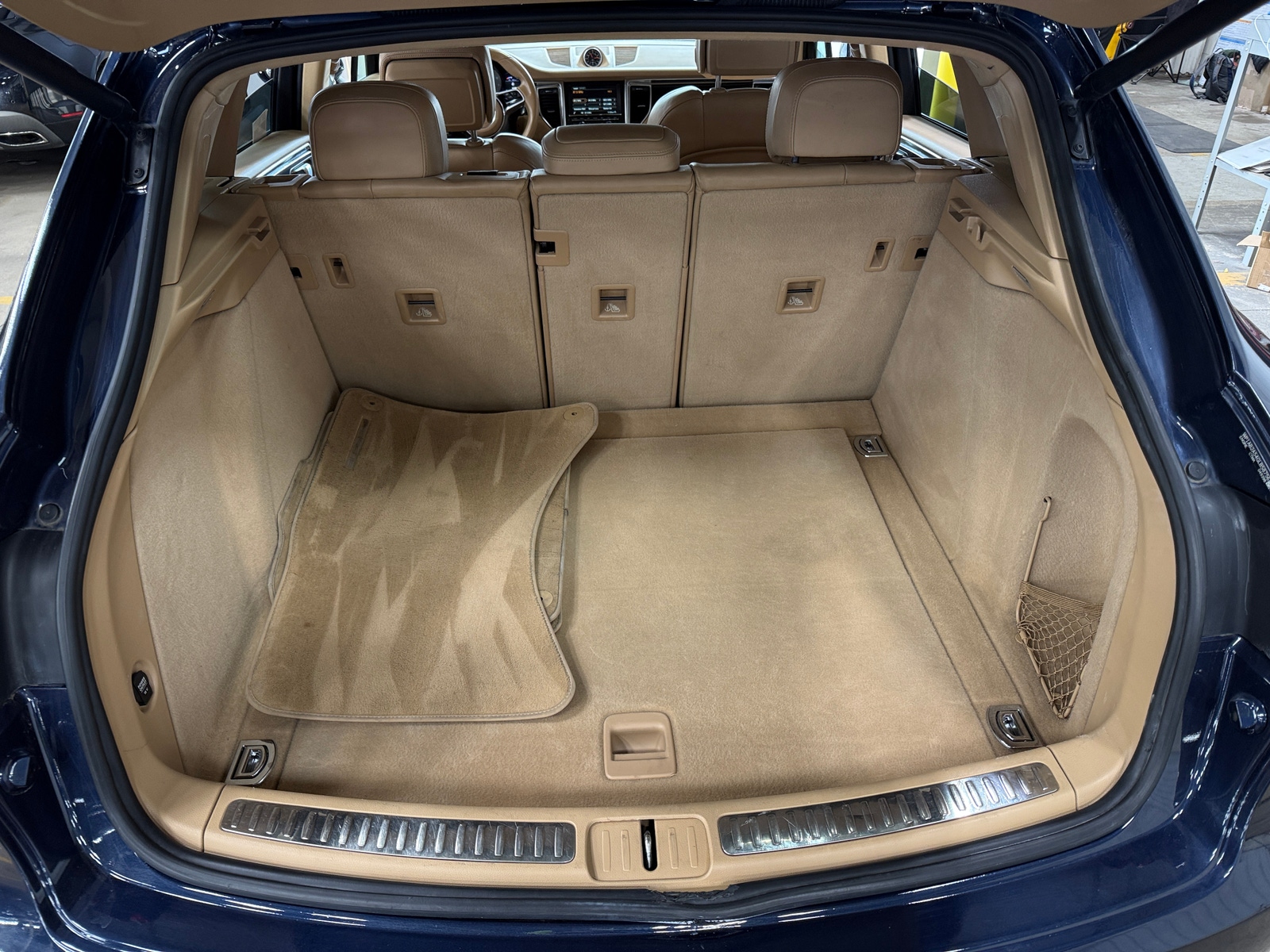 Thumbnail: 2016 Porsche Macan - 6