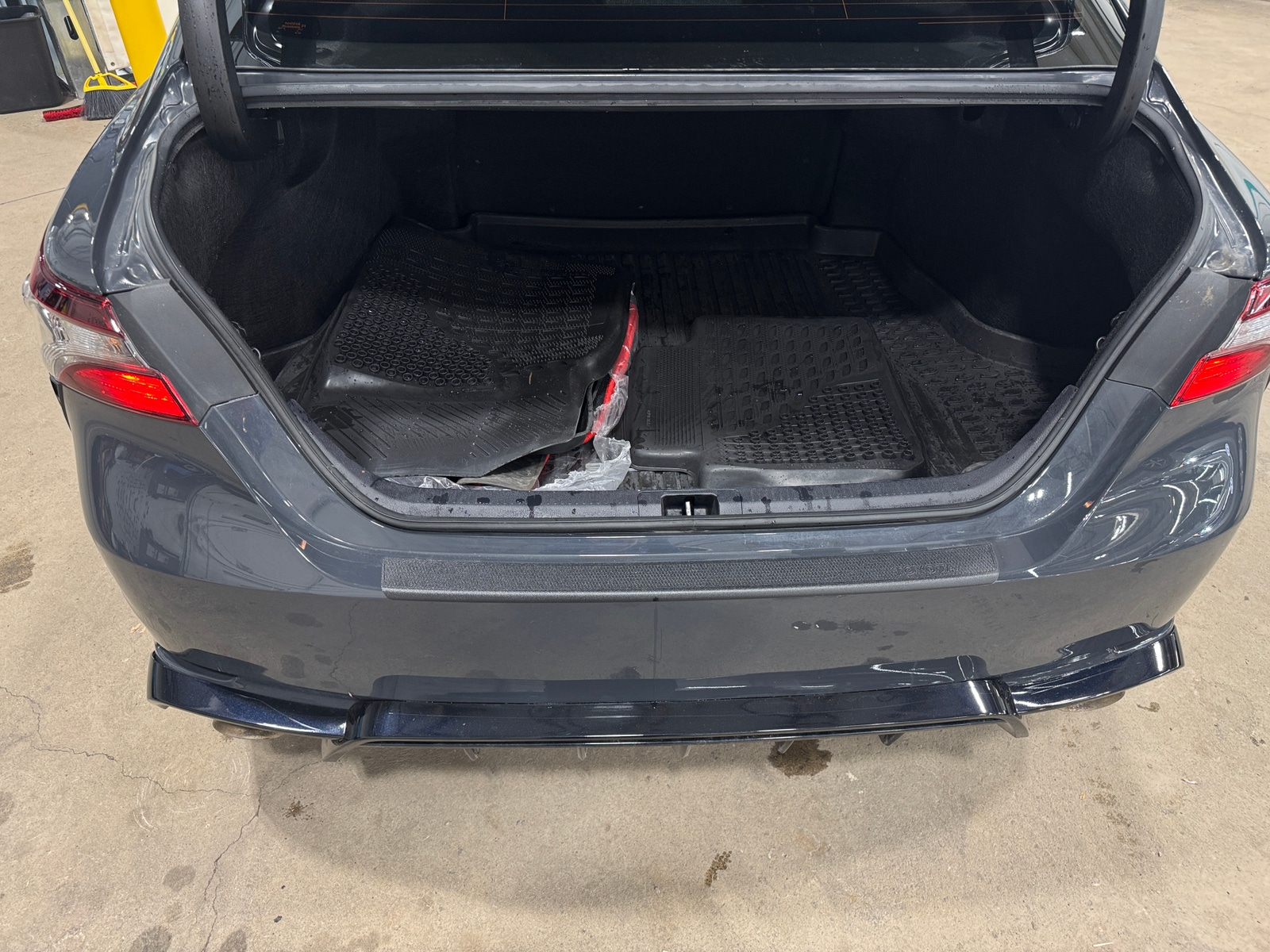 Thumbnail: 2023 Toyota Camry - 6