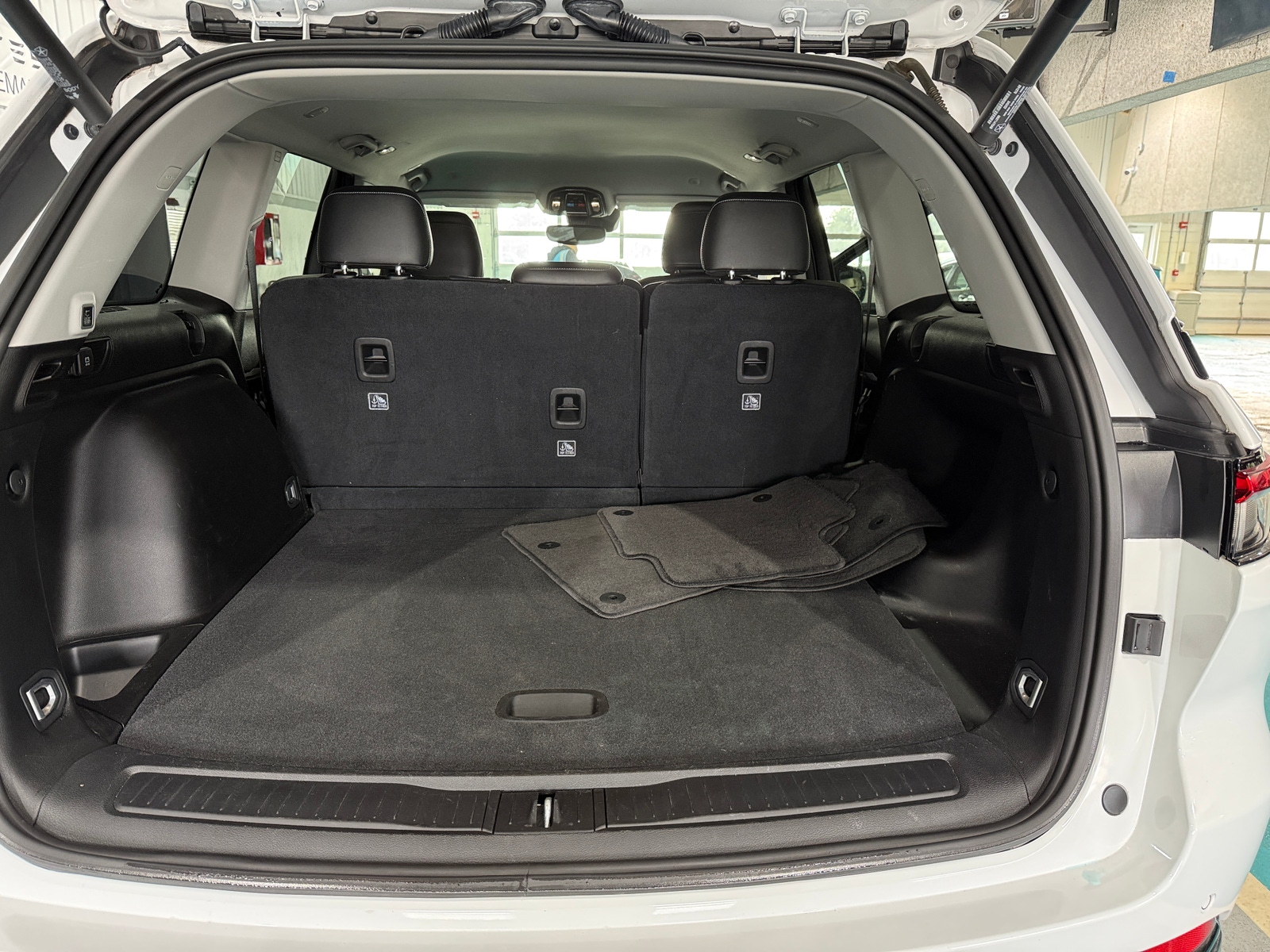 Thumbnail: 2023 Jeep Grand Cherokee - 6