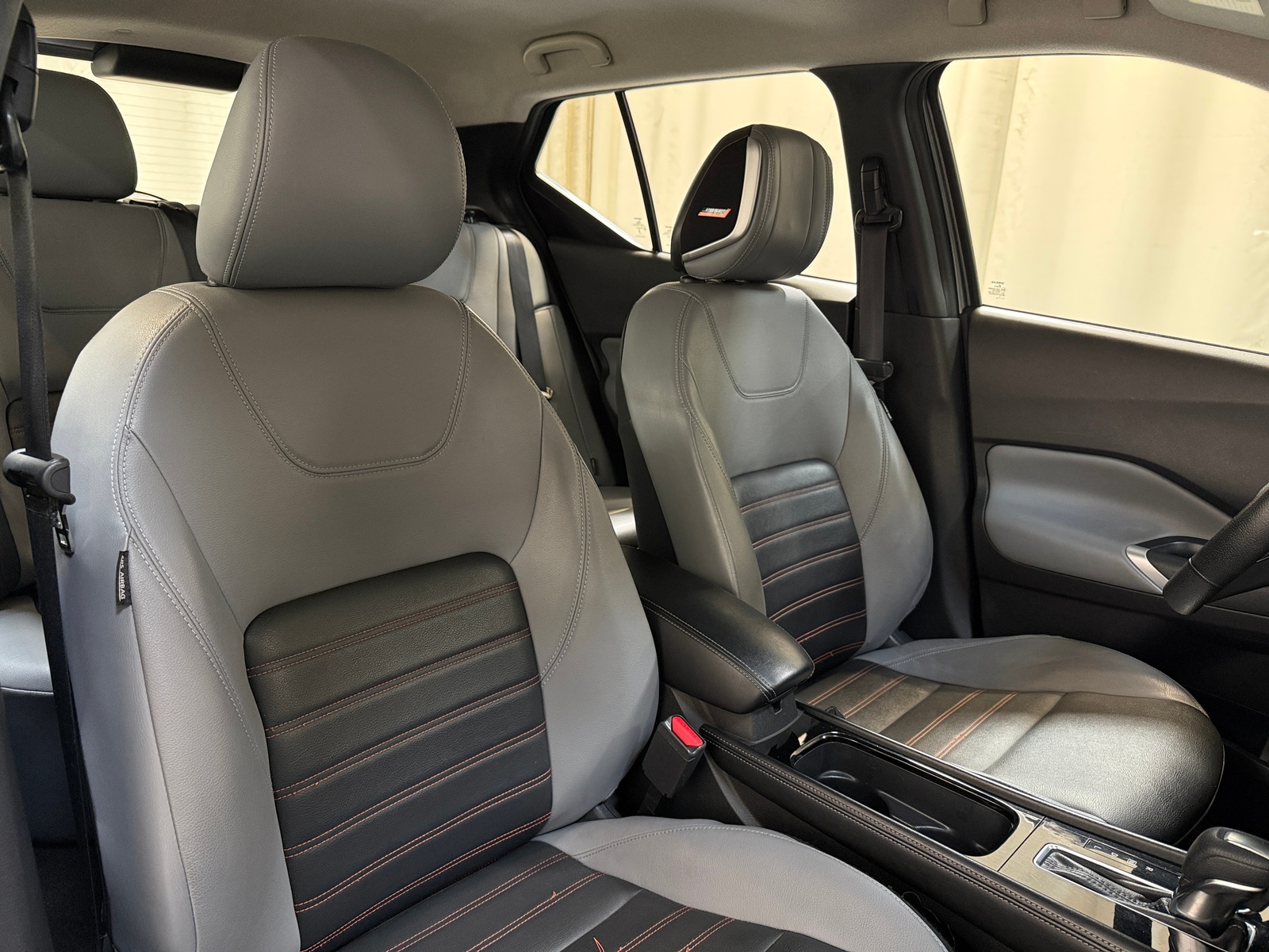 Thumbnail: 2023 Nissan Kicks - 2