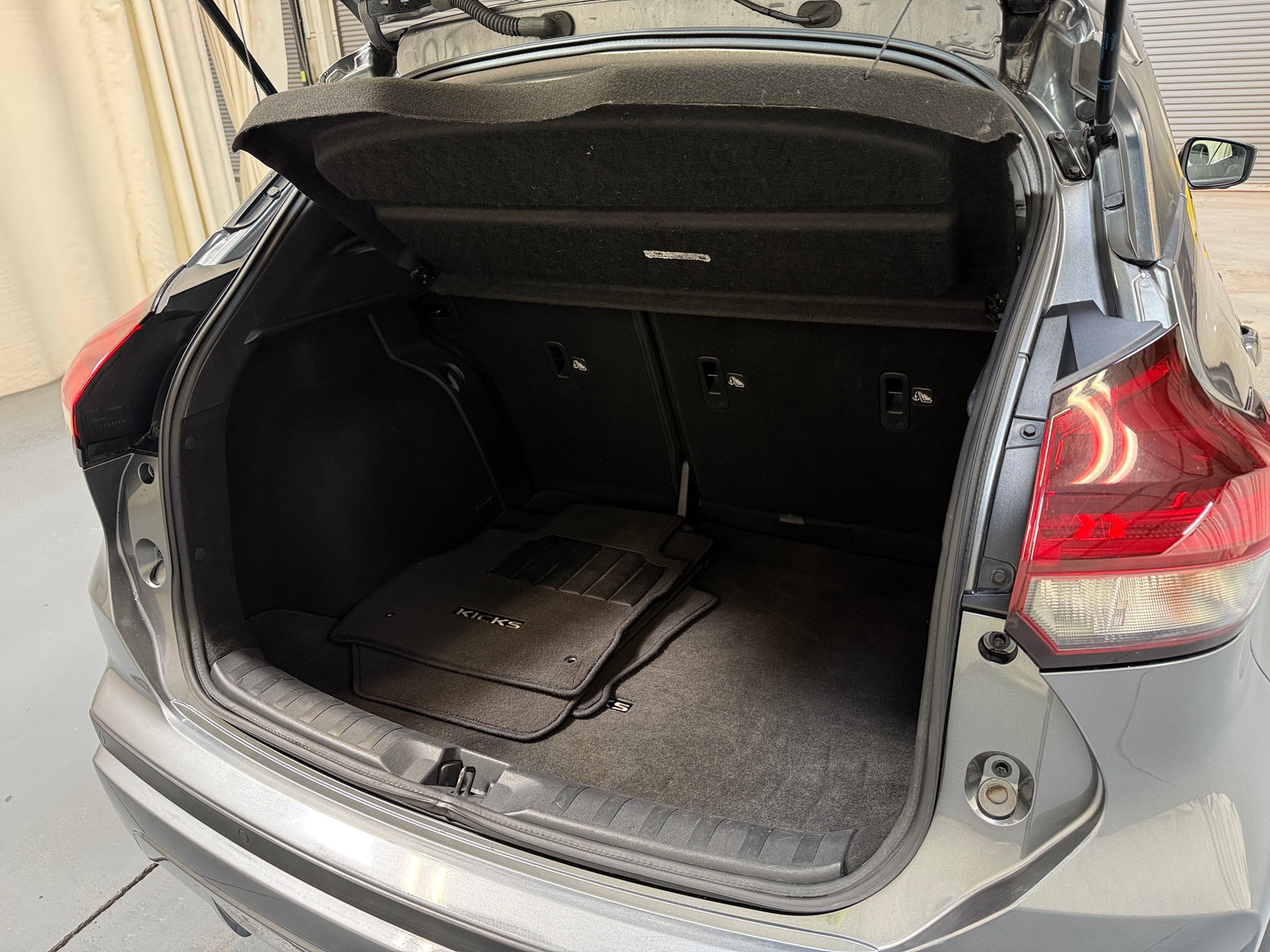 Thumbnail: 2023 Nissan Kicks - 7