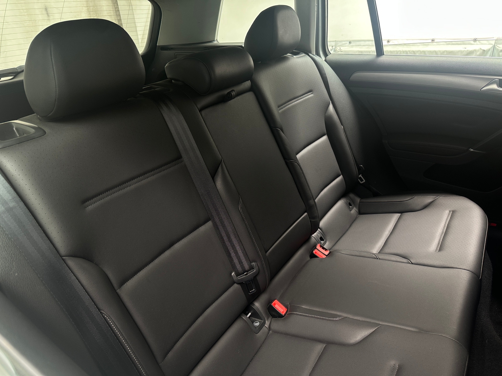 Thumbnail: 2015 Volkswagen e-Golf - 5