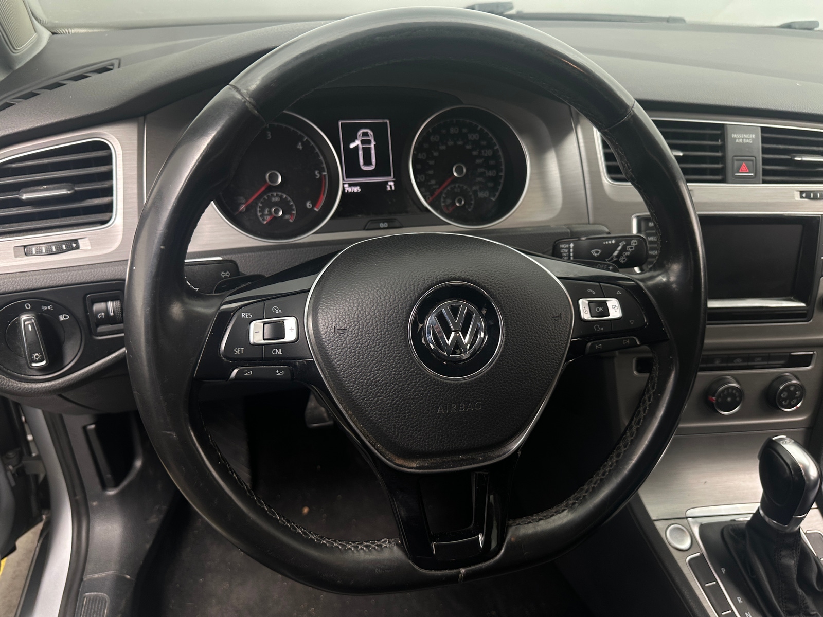 Thumbnail: 2015 Volkswagen e-Golf - 4