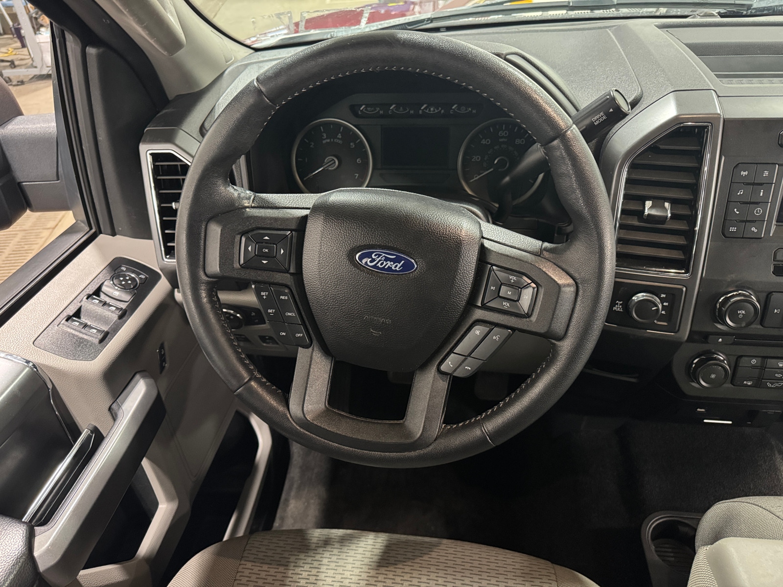 Thumbnail: 2018 Ford Econoline - 5