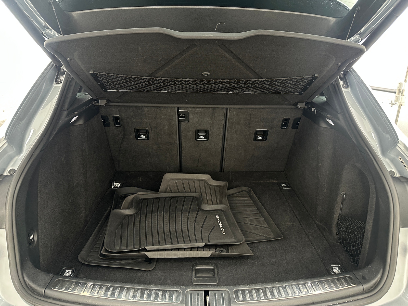 Thumbnail: 2020 Porsche Macan - 6