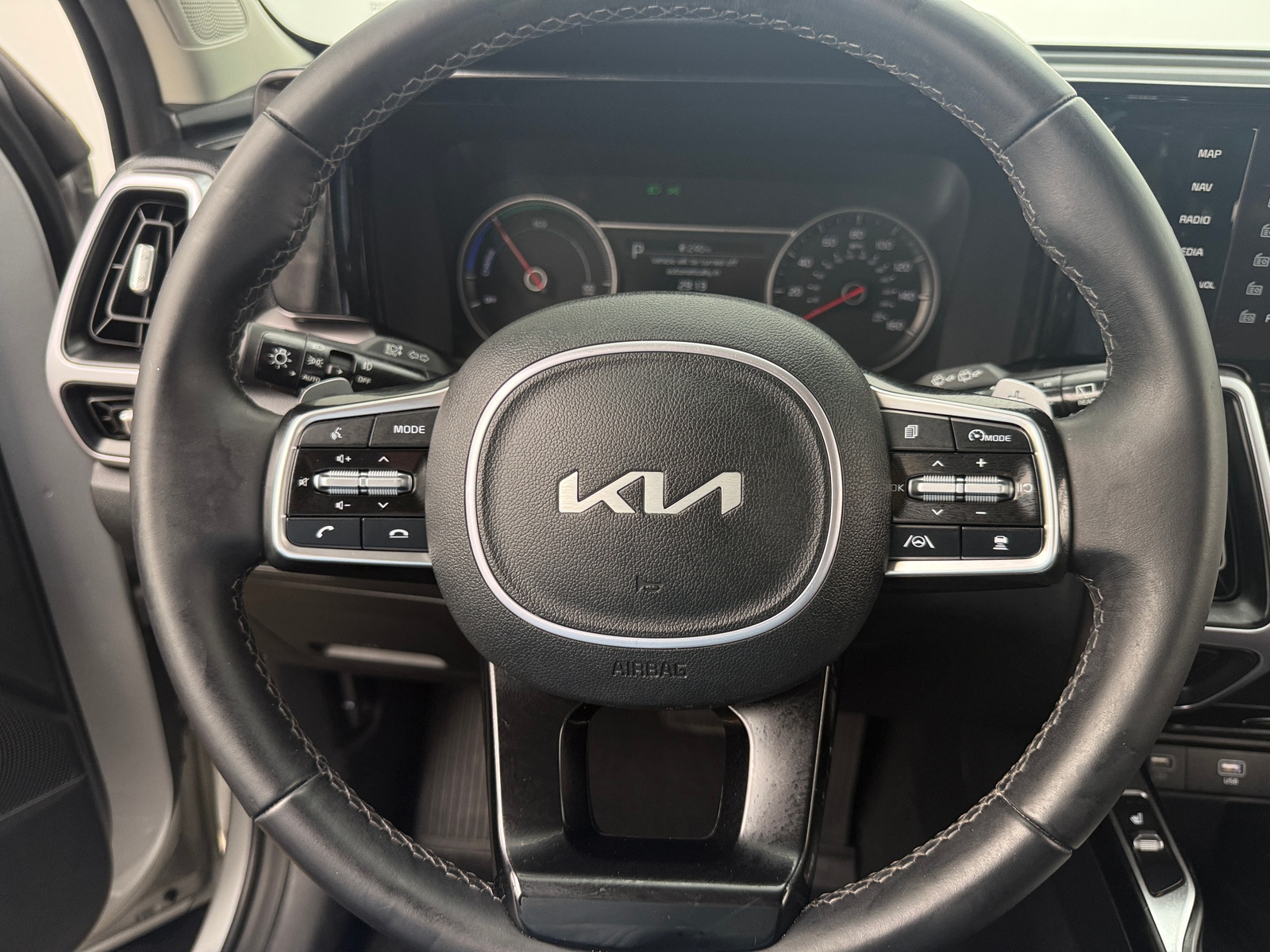 Thumbnail: 2023 Kia Sorento - 4