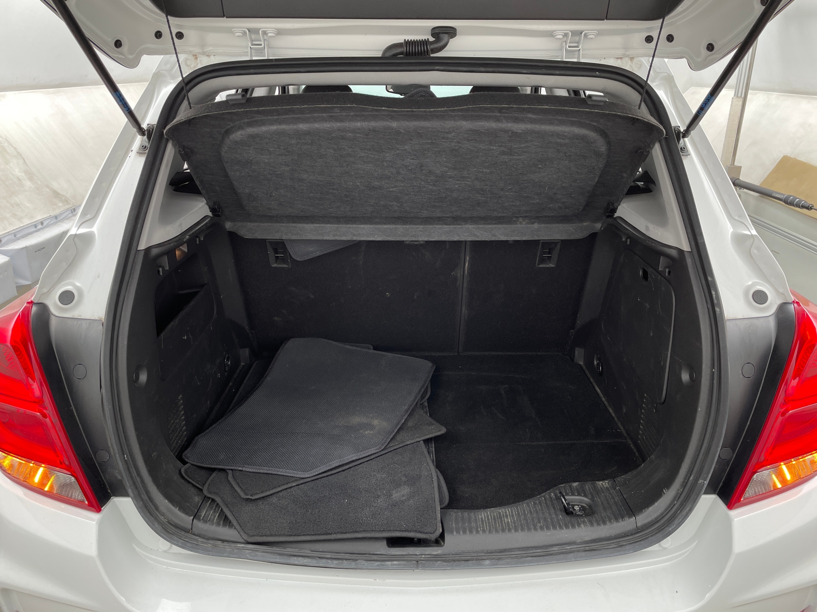 Thumbnail: 2022 Chevrolet Trax - 7