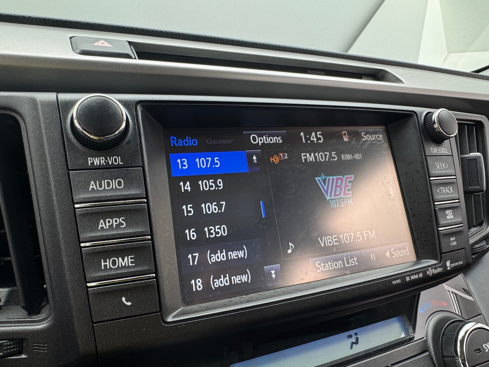 Thumbnail: 2016 Toyota RAV4 - 3