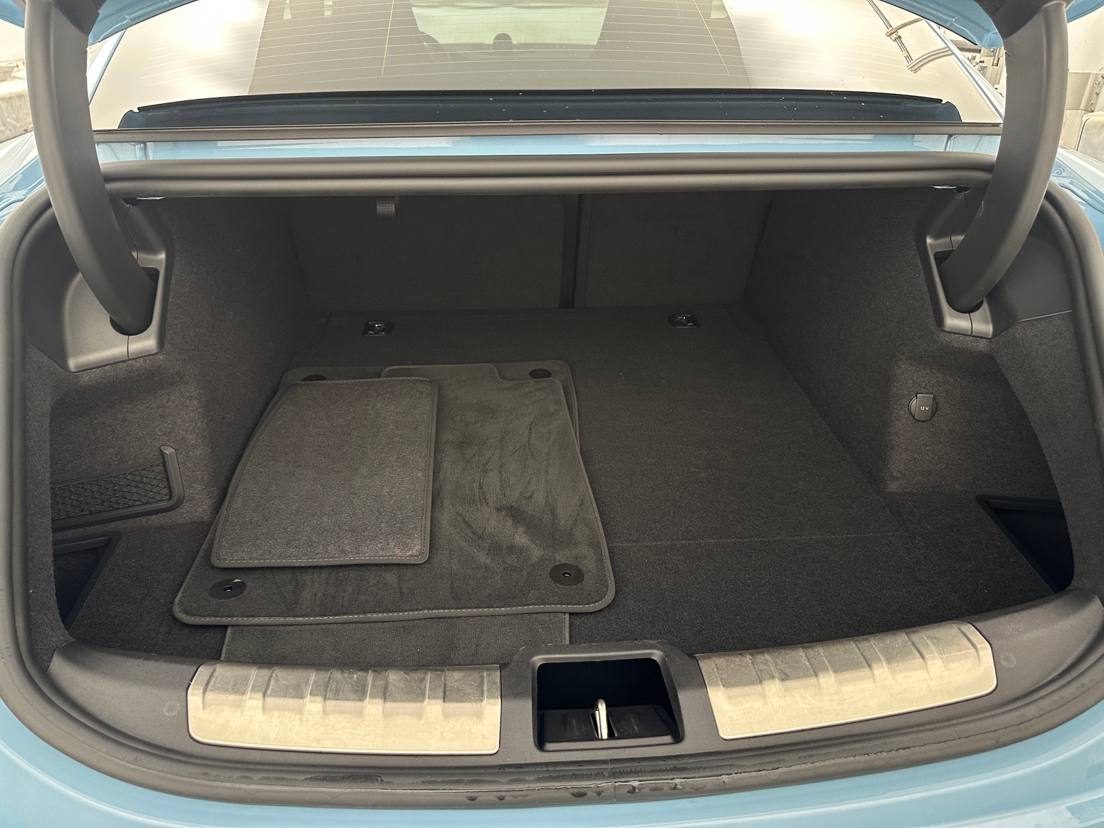 Thumbnail: 2020 Porsche Taycan - 7