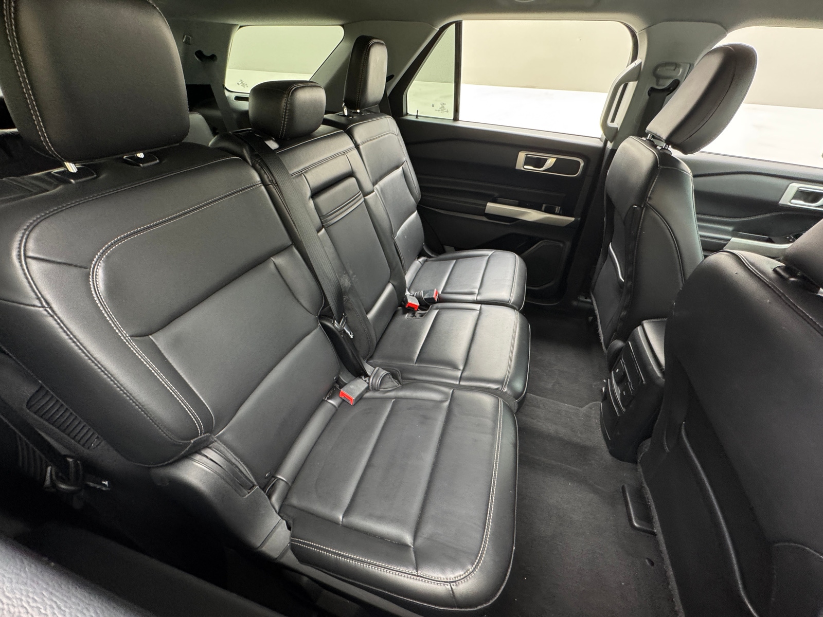 Thumbnail: 2022 Ford Explorer - 6