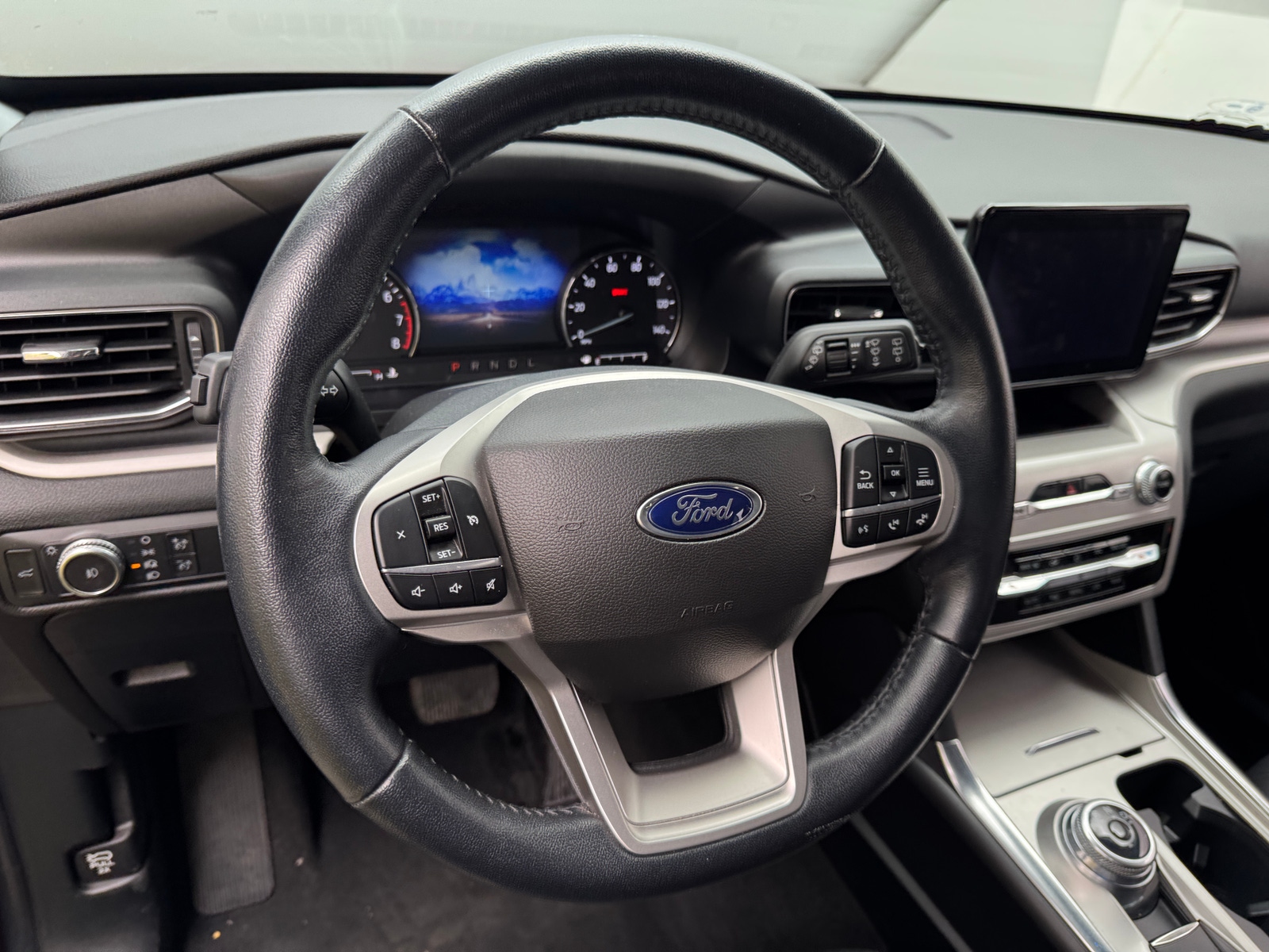 Thumbnail: 2022 Ford Explorer - 5